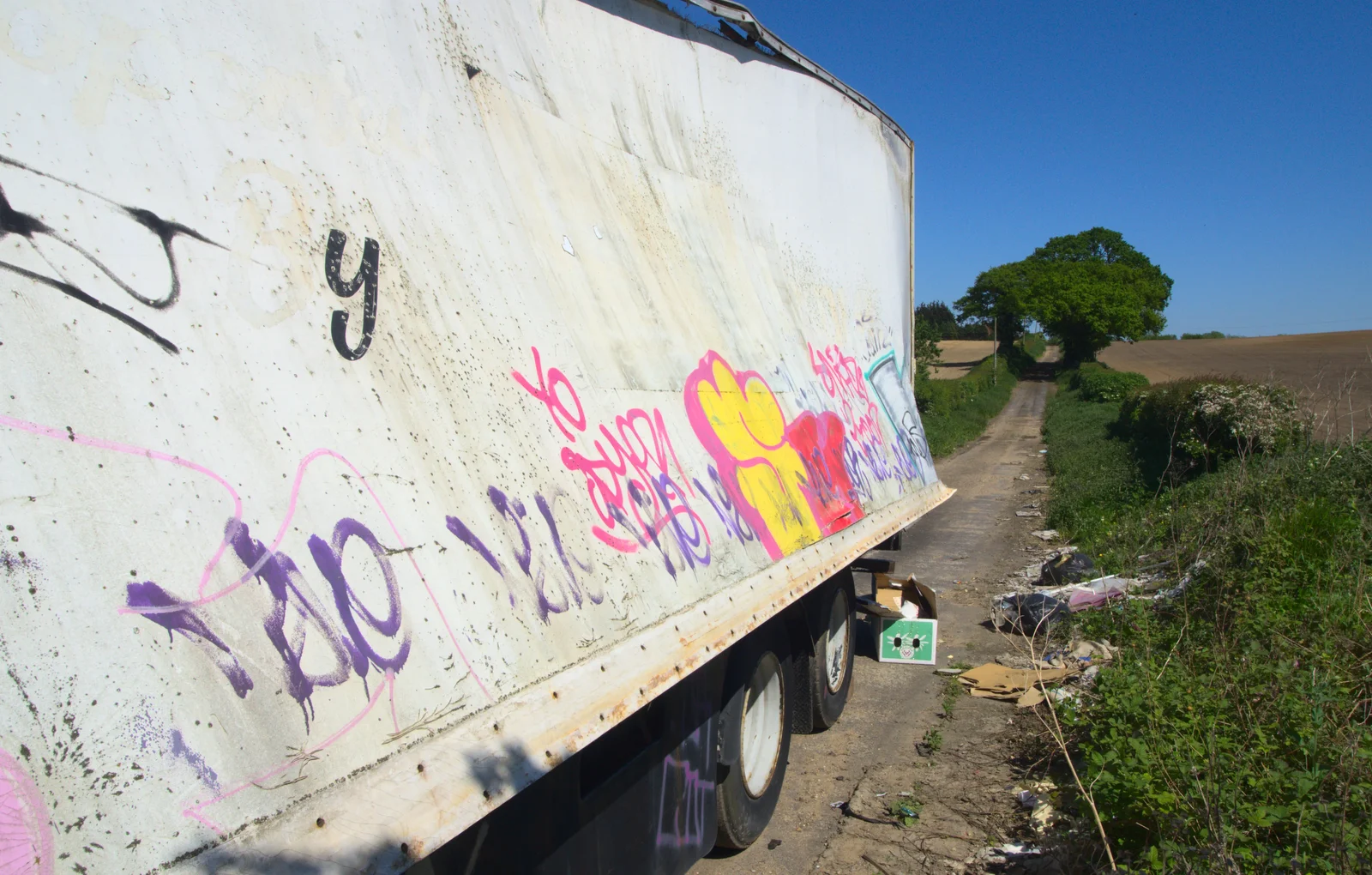 The derelict trailer and the lane to the warehouse, from Rural Norfolk Dereliction and Graffiti, Ipswich Road, Norwich - 27th May 2012