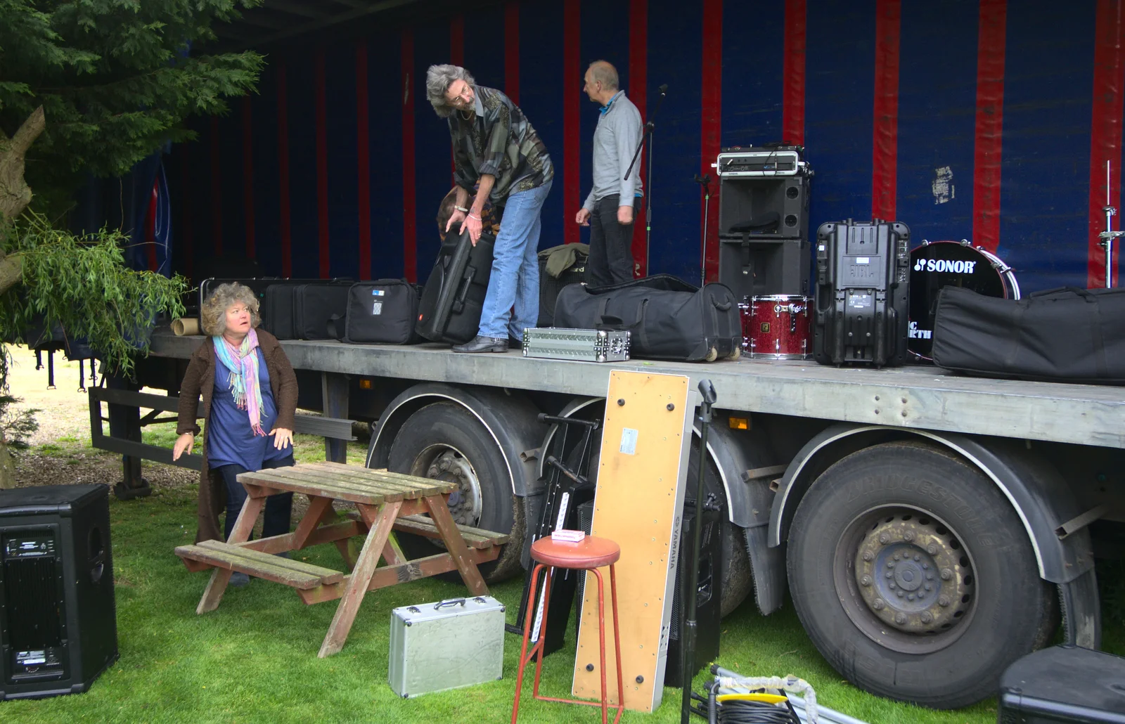 At Roydon, The BBs set up, from The BBs at the White Hart, Roydon, Norfolk - 1st June 2012