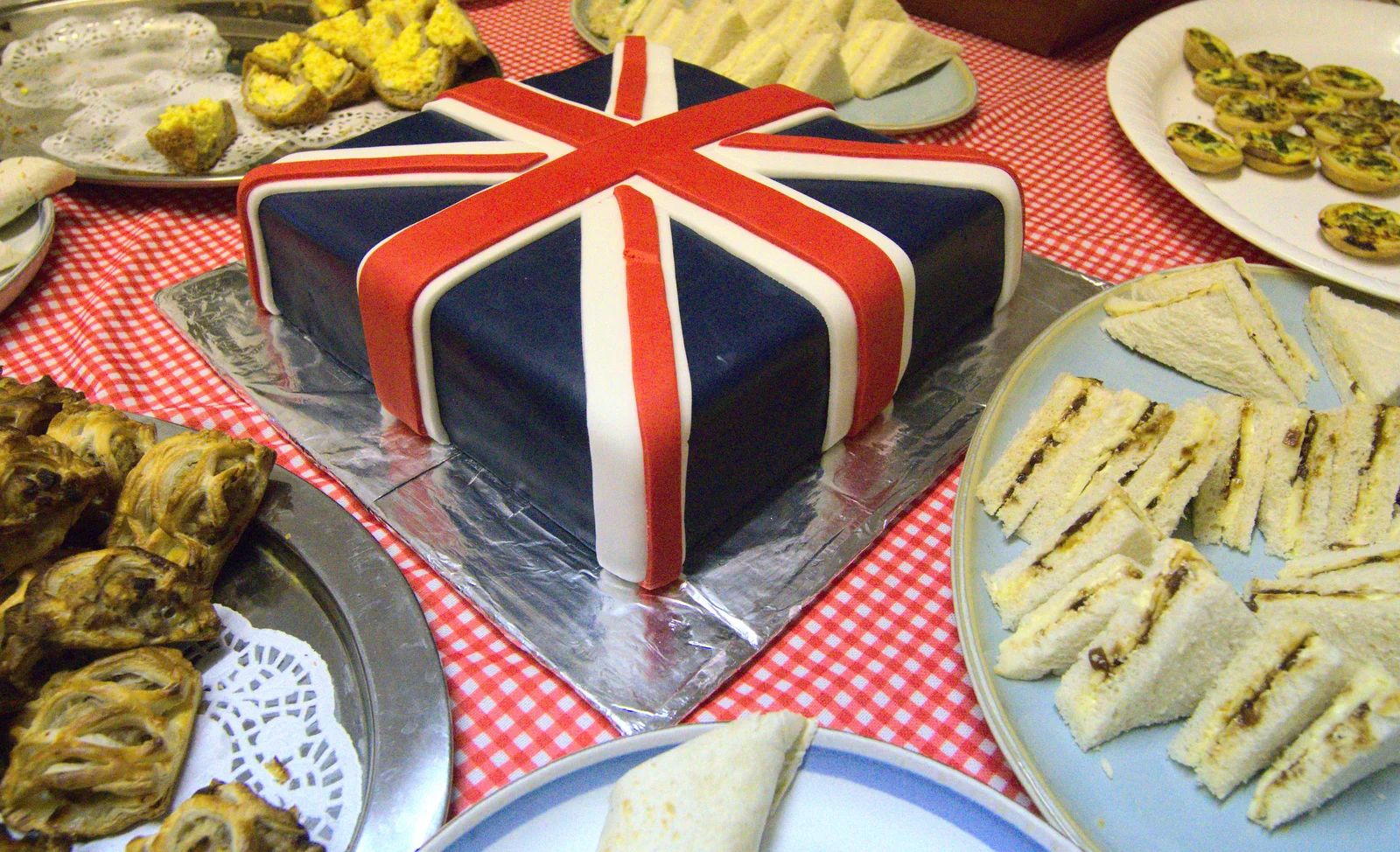 A Union Flag cake, from The Queen's Diamond Jubilee Weekend, Eye and Brome, Suffolk - 4th June 2012