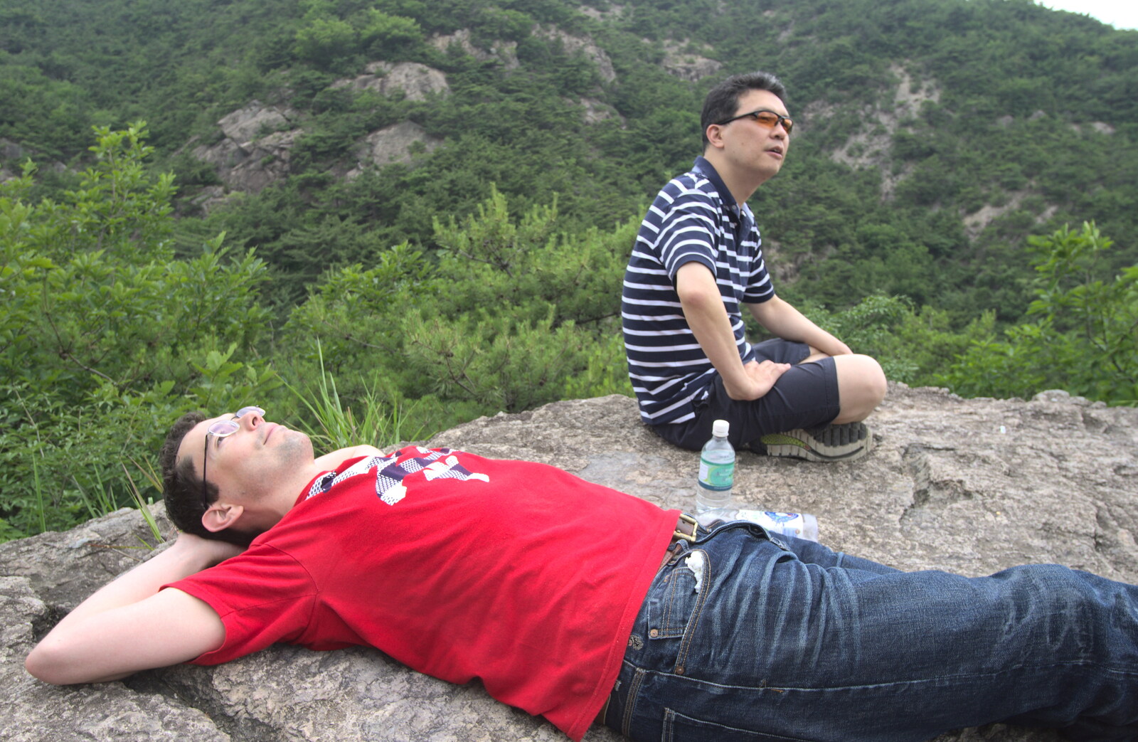 We take a break from Working at Samsung, and Geumosan Mountain, Gumi, Gyeongsangbuk-do, Korea - 24th June 2012
