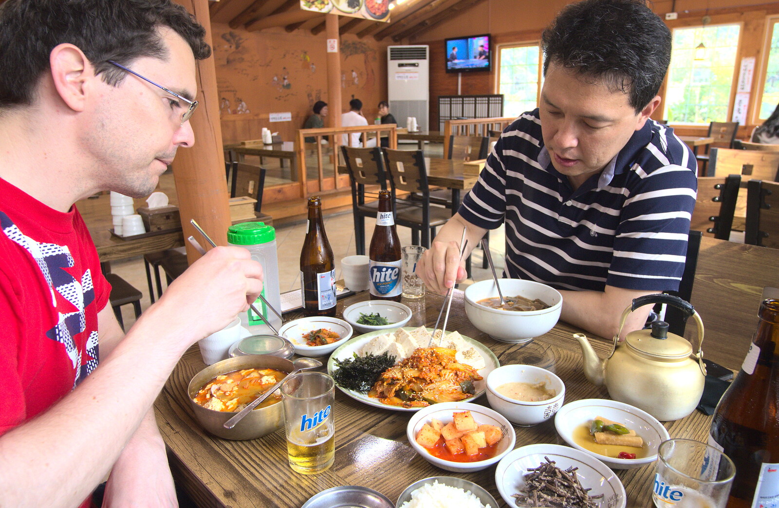 We get stuck in to a good spread of Korean food from Working at Samsung, and Geumosan Mountain, Gumi, Gyeongsangbuk-do, Korea - 24th June 2012