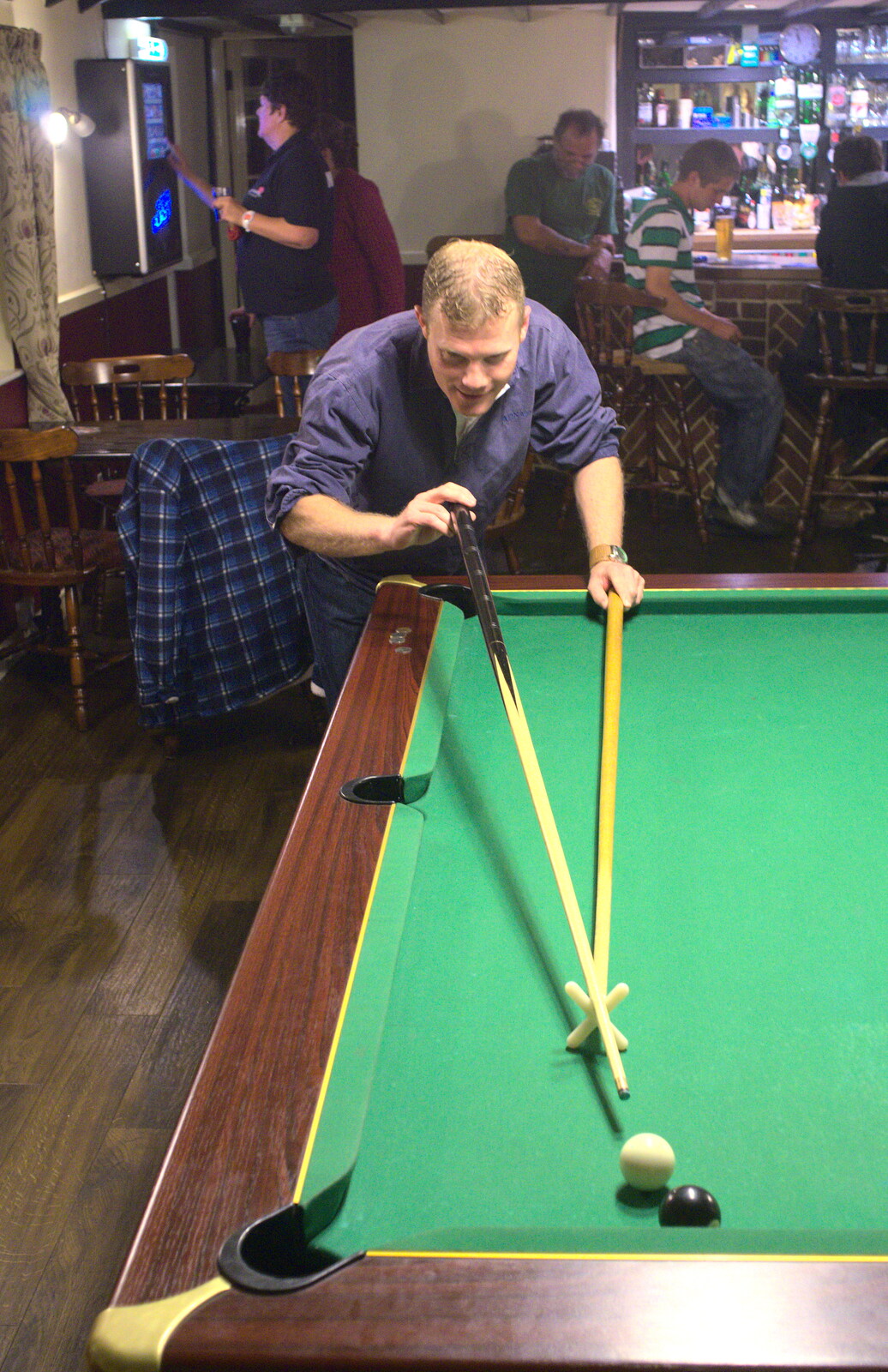 Mikey gets the Spider out from Stick Game at the Cross Keys, Redgrave, Suffolk - 20th July 2012