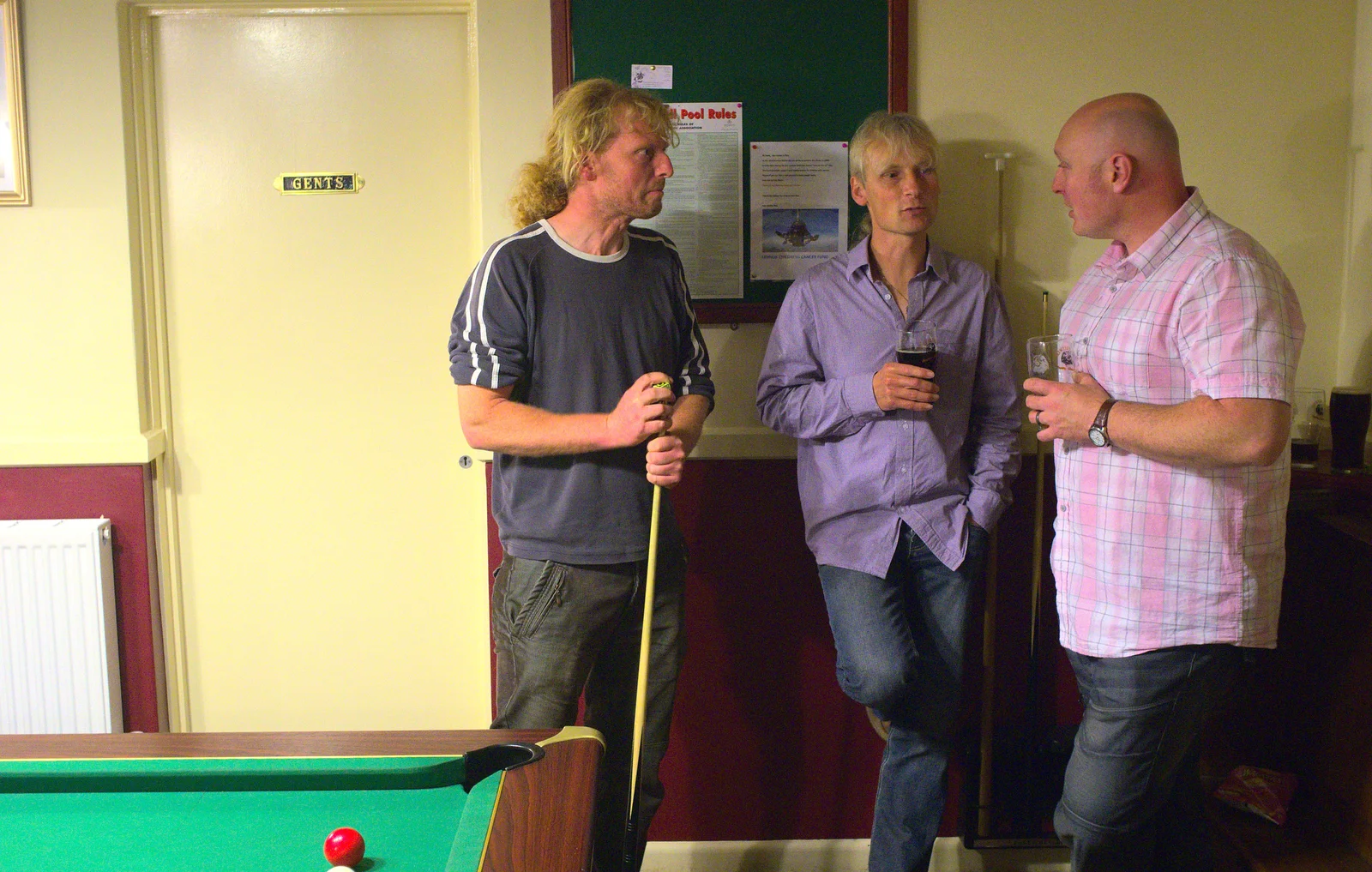 Wavy, Jimmy and Gov chat in the corner, from Stick Game at the Cross Keys, Redgrave, Suffolk - 20th July 2012