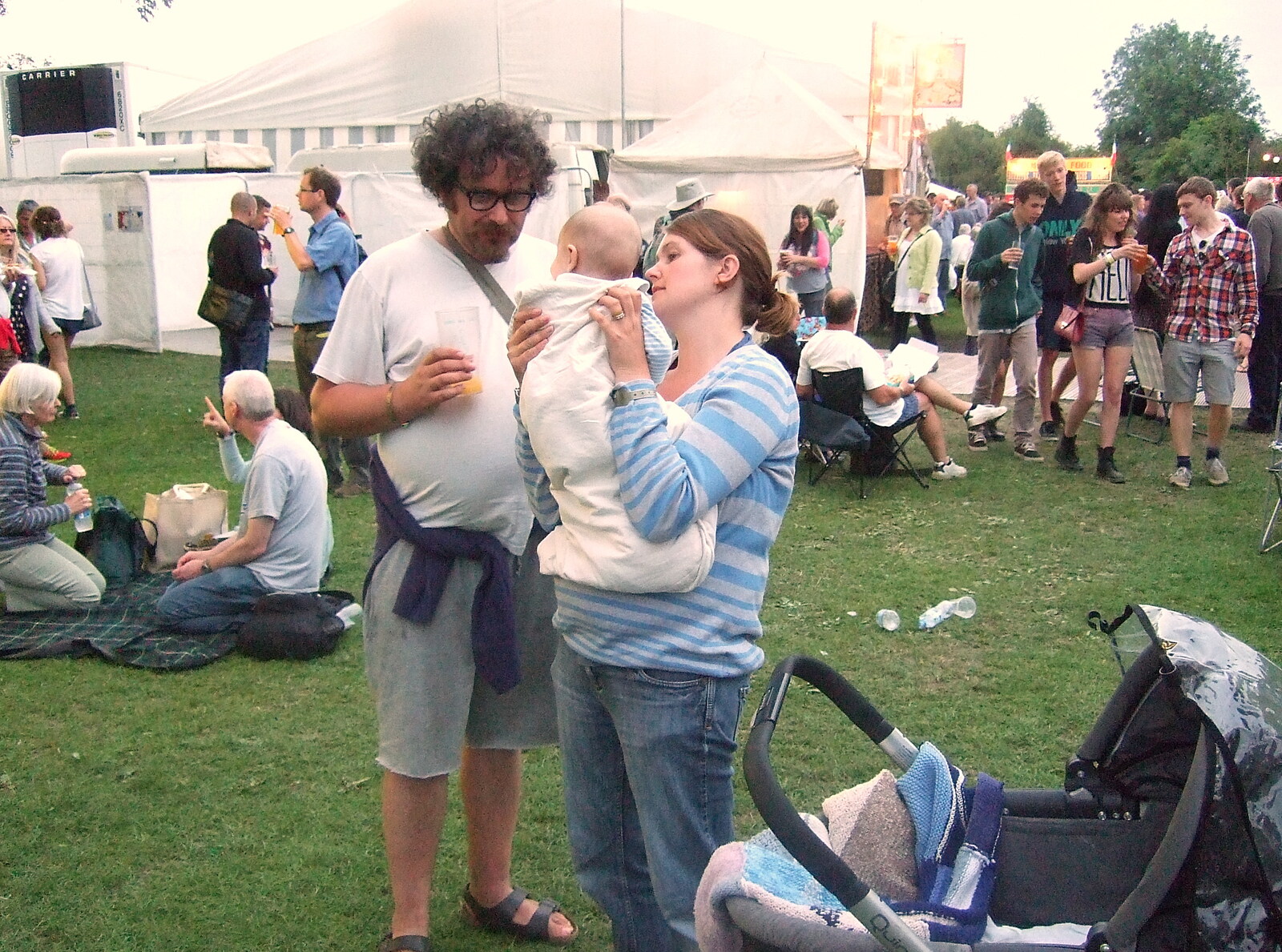 Noddy says hi to Harry from The Cambridge Folk Festival, Cherry Hinton, Cambridge - 28th July 2012