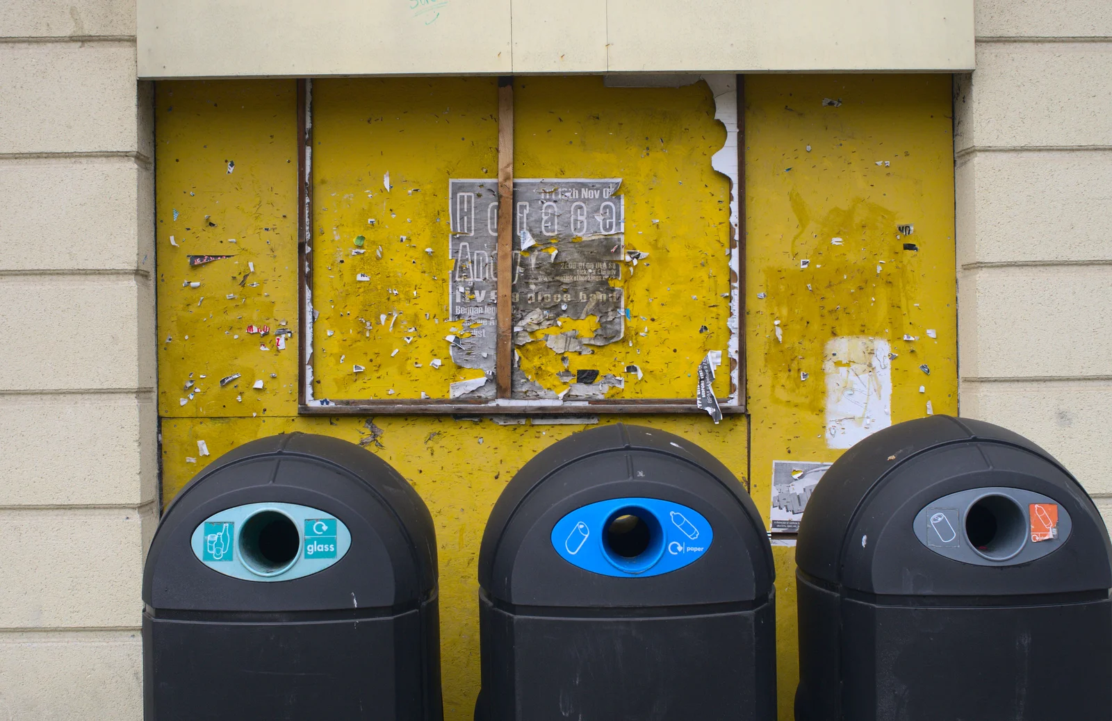 Dereliction and recycling bins, from Bill and Carmen's Paella Barbeque, and a Trip to the City, Yaxley and Norwich - 25th August 2012