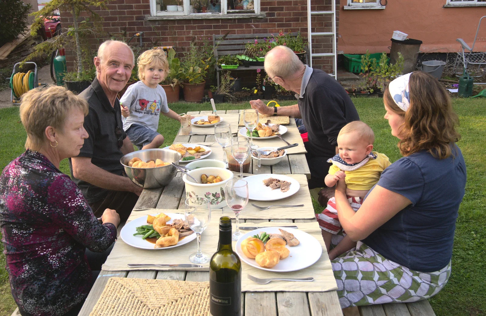 We eat roast dinner in the garden, from Bill and Carmen's Paella Barbeque, and a Trip to the City, Yaxley and Norwich - 25th August 2012