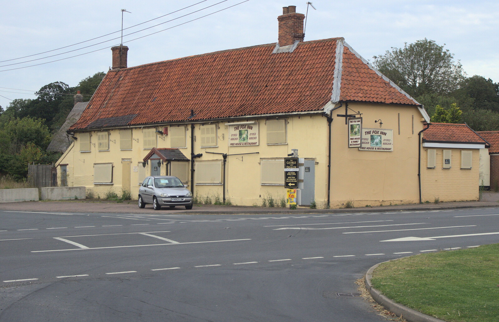 The boarded up Fox Inn at Garboldisham from Camping at Dower House, West Harling, Norfolk - 1st September 2012