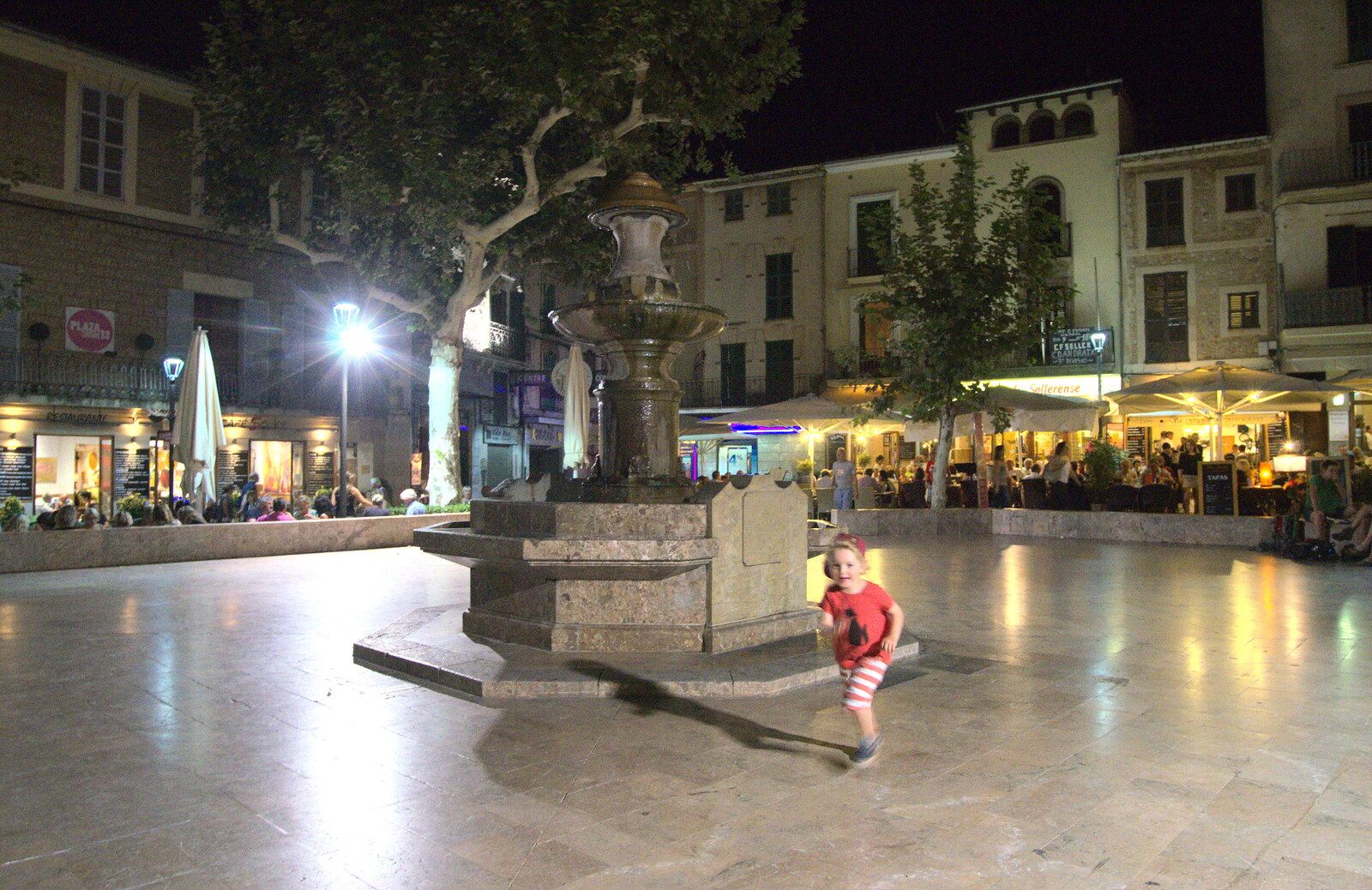 Fred runs around the square from A Trip to Sóller, Mallorca, Spain - 8th-14th September 2012