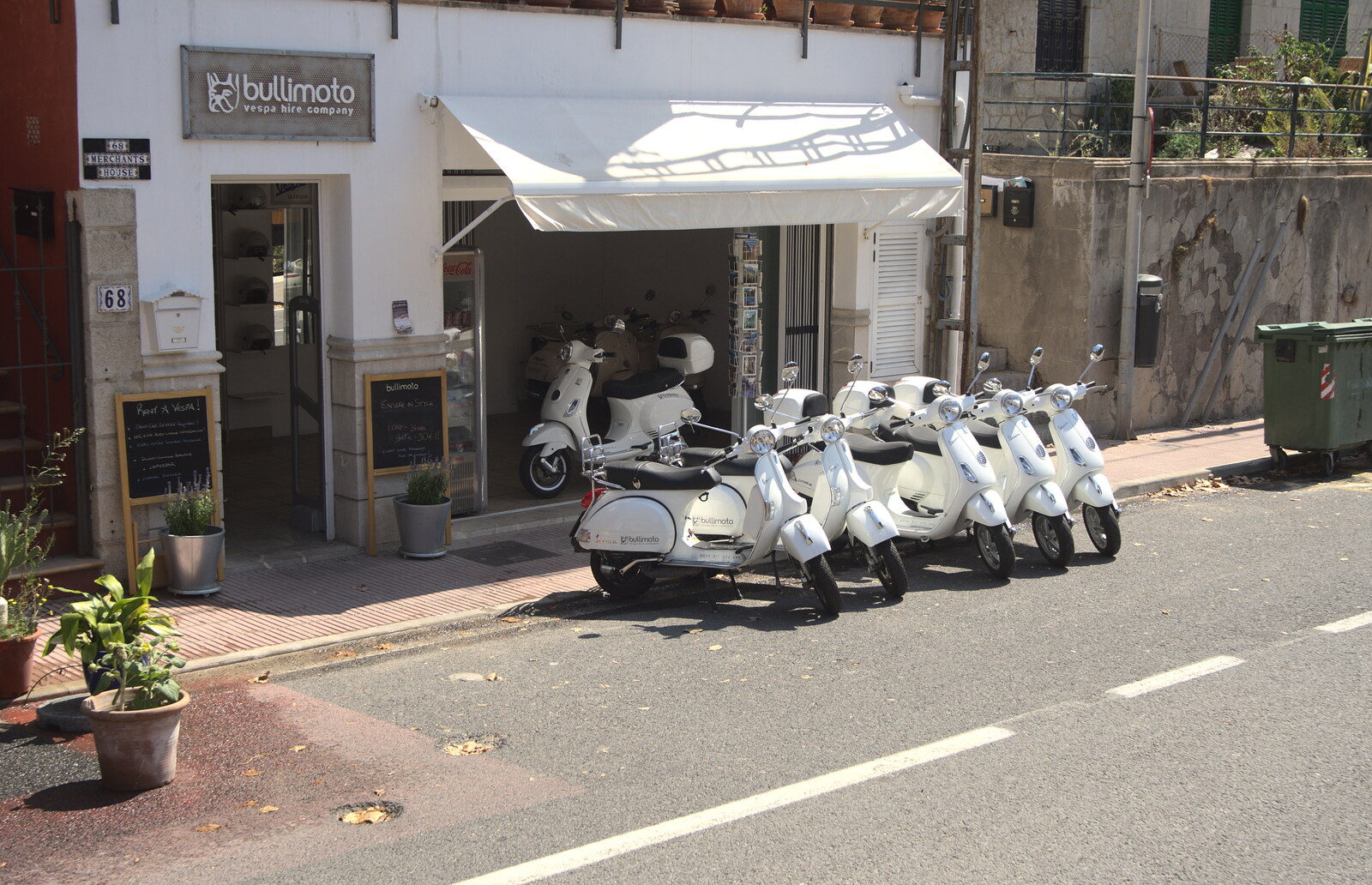 The white mopeds of Bullimoto from A Trip to Sóller, Mallorca, Spain - 8th-14th September 2012