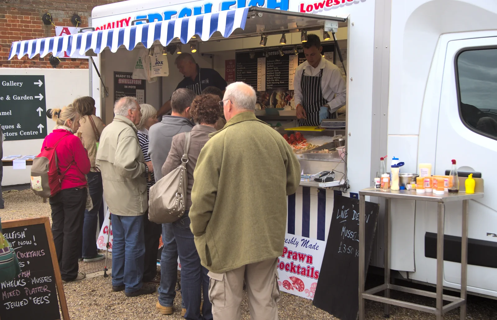 A queue for fresh fish, from The Aldeburgh Food Festival, Aldeburgh, Suffolk - 30th September 2012