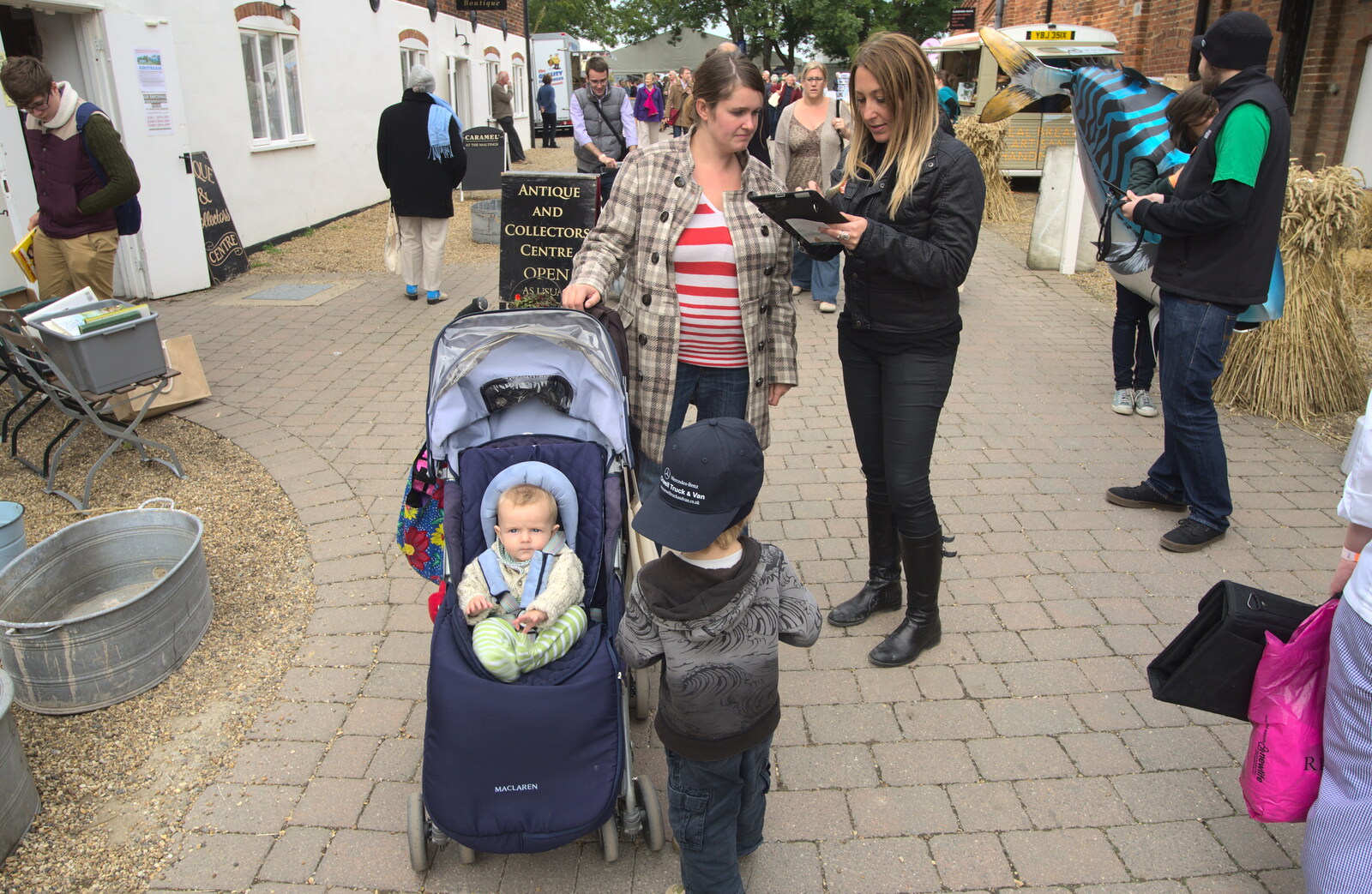Isobel does a quick survey from The Aldeburgh Food Festival, Aldeburgh, Suffolk - 30th September 2012