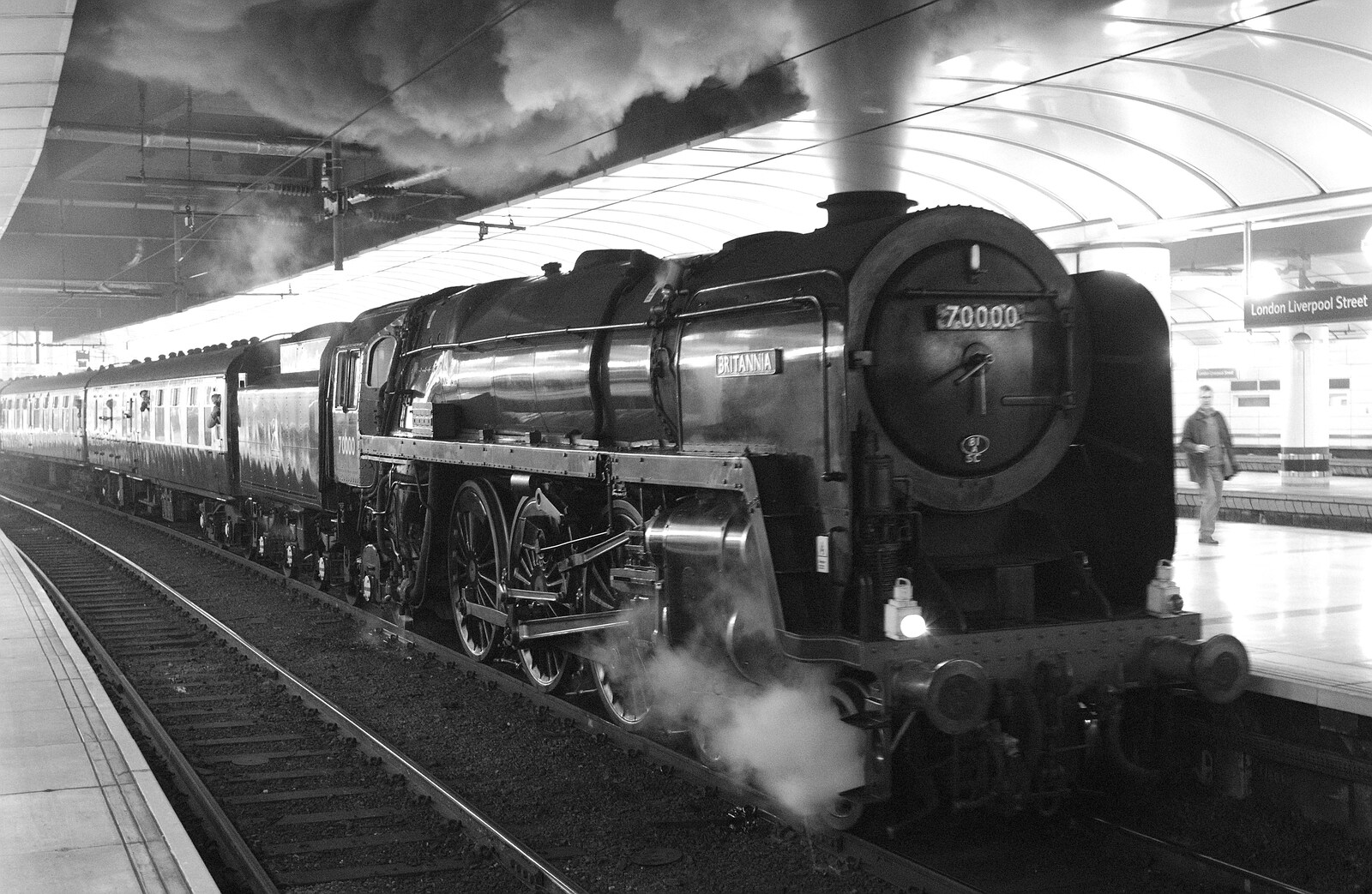 Smoke is trapped under the low ceiling from Spider Webs, and 70000 Britannia at Liverpool Street, Brome and London - 10th October 2012