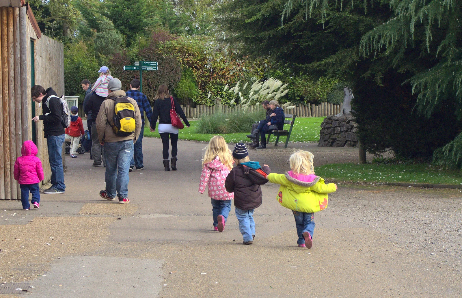 The children run off, from An Appley Sort of Zoo Day, Carleton Rode and Banham, Norfolk - 14th October 2012