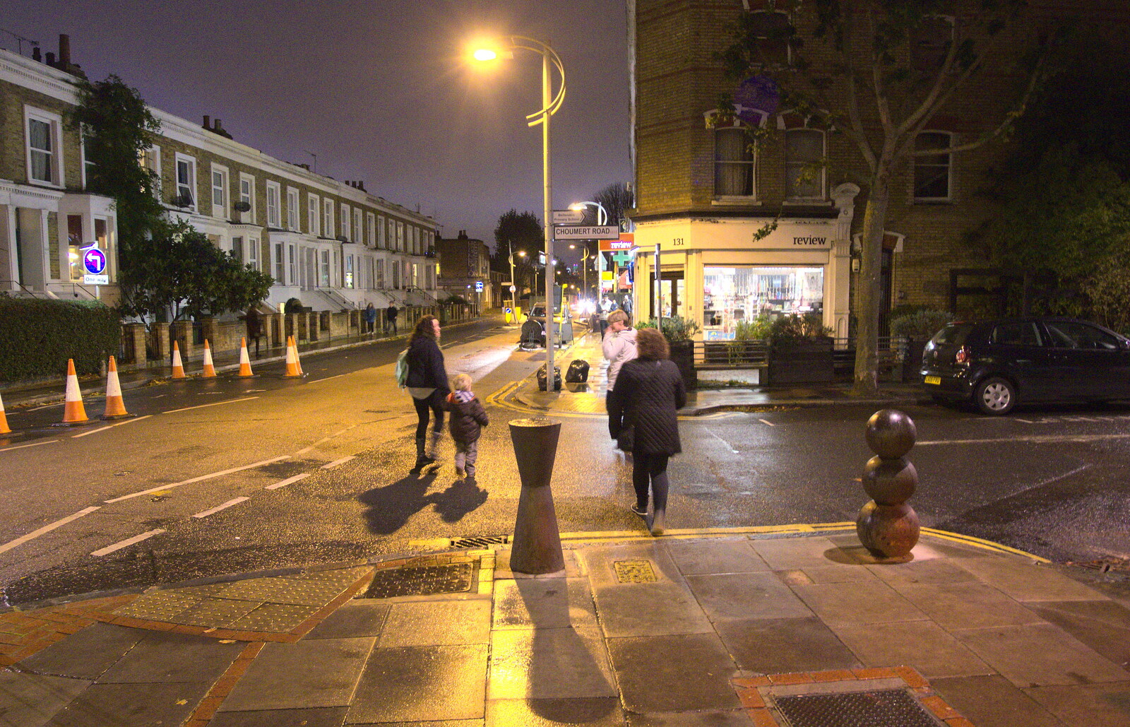 Wandering off up Bellenden Road from Another Trip to Peckham, Southwark, London - 28th October 2012