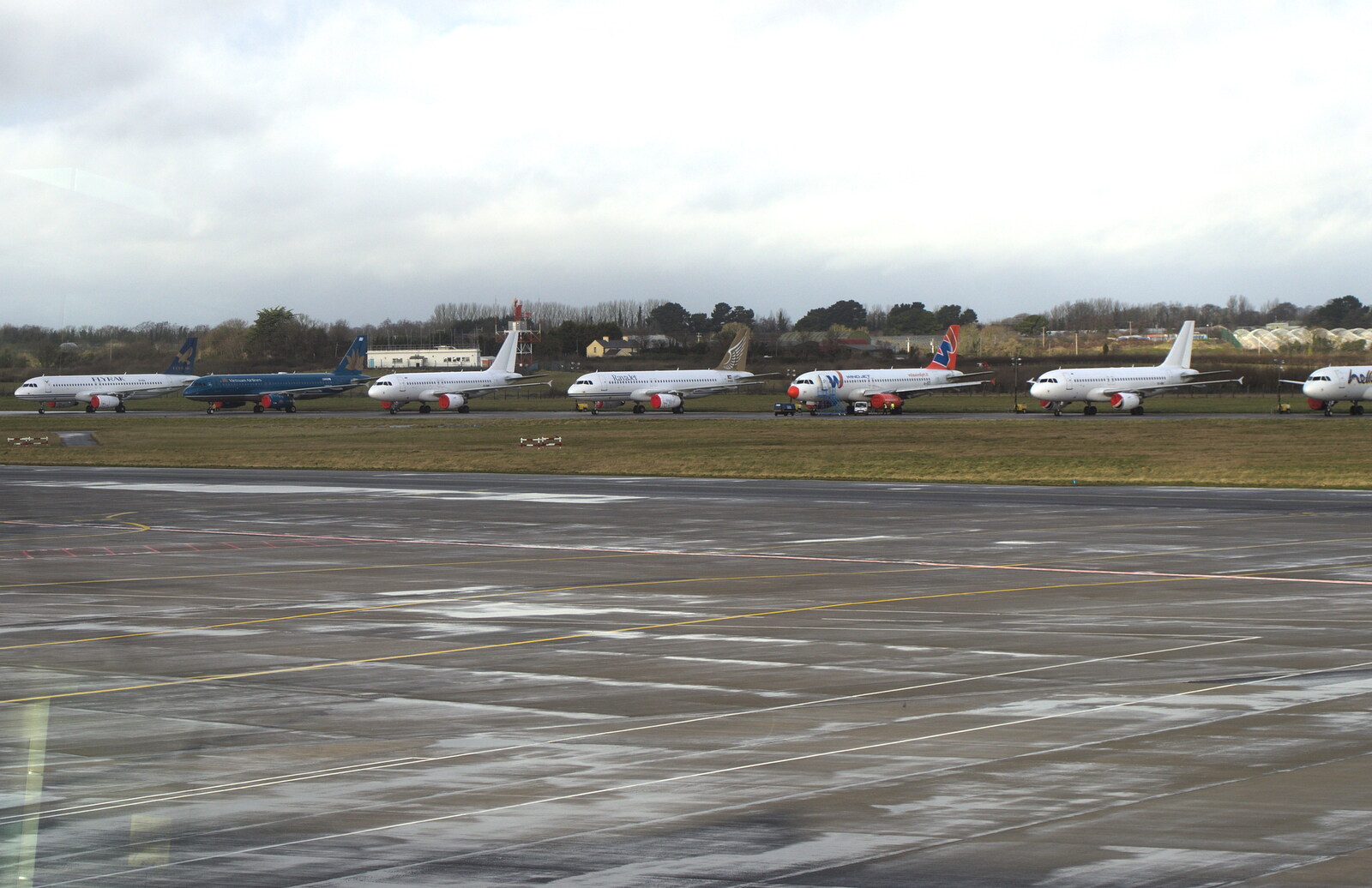 An unusual sight of lots of carriers' planes from A Pre-Christmas Dinner, Monkstown, Dublin - 16th December 2012