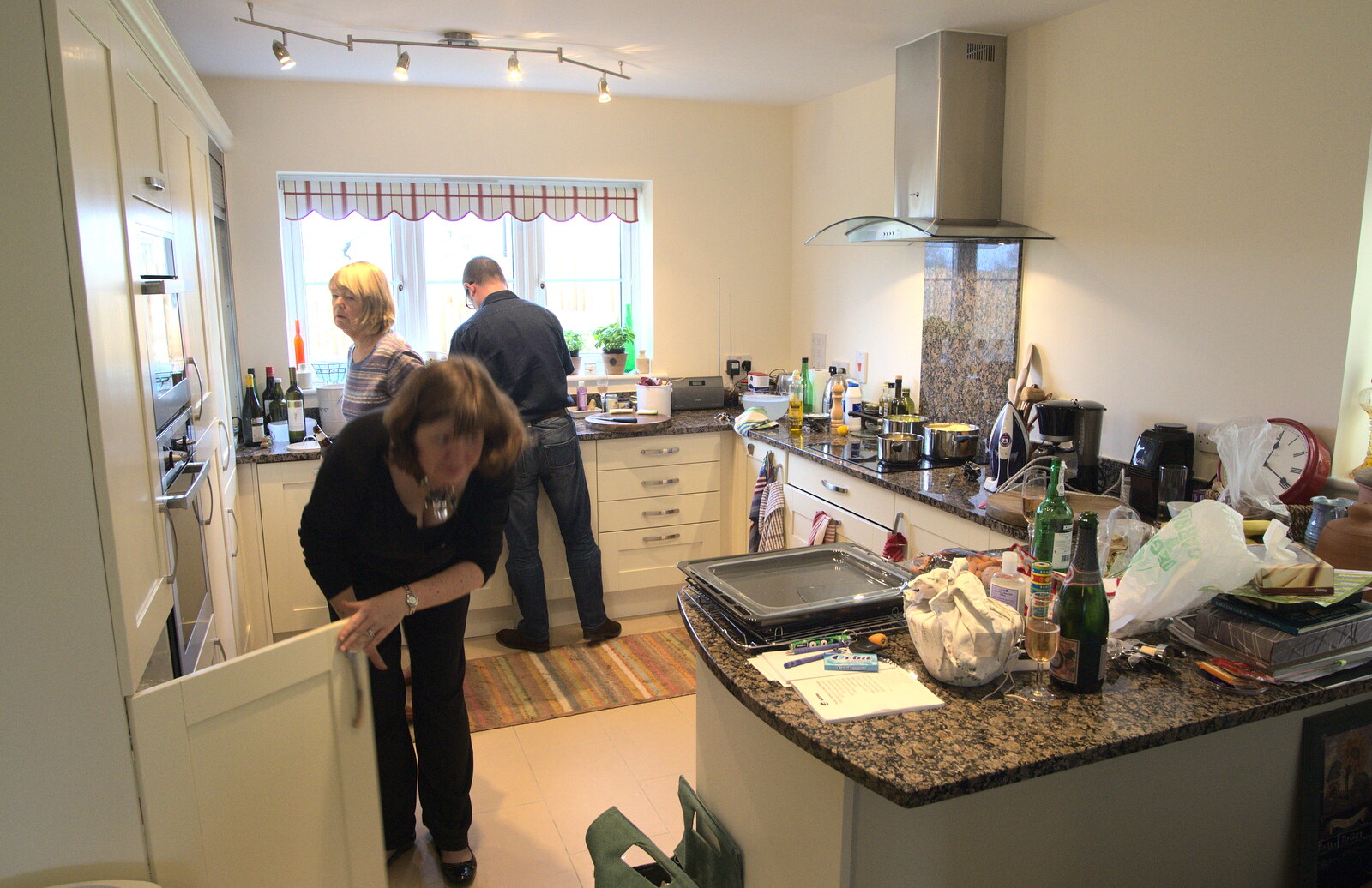 It's all go in the kitchen from Christmas Day in Spreyton, Devon - 25th December 2012