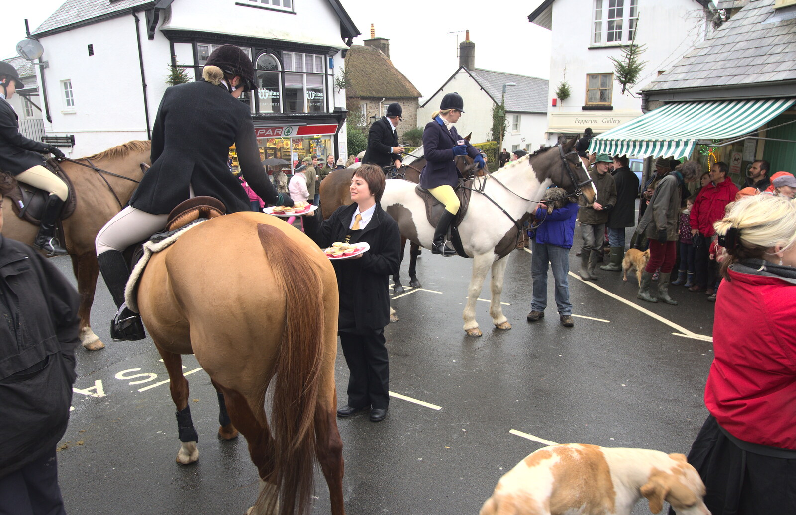 Port and mince pies are handed out from The Boxing Day Hunt, Chagford, Devon - 26th December 2012