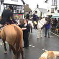 Port and mince pies are handed out, The Boxing Day Hunt, Chagford, Devon - 26th December 2012