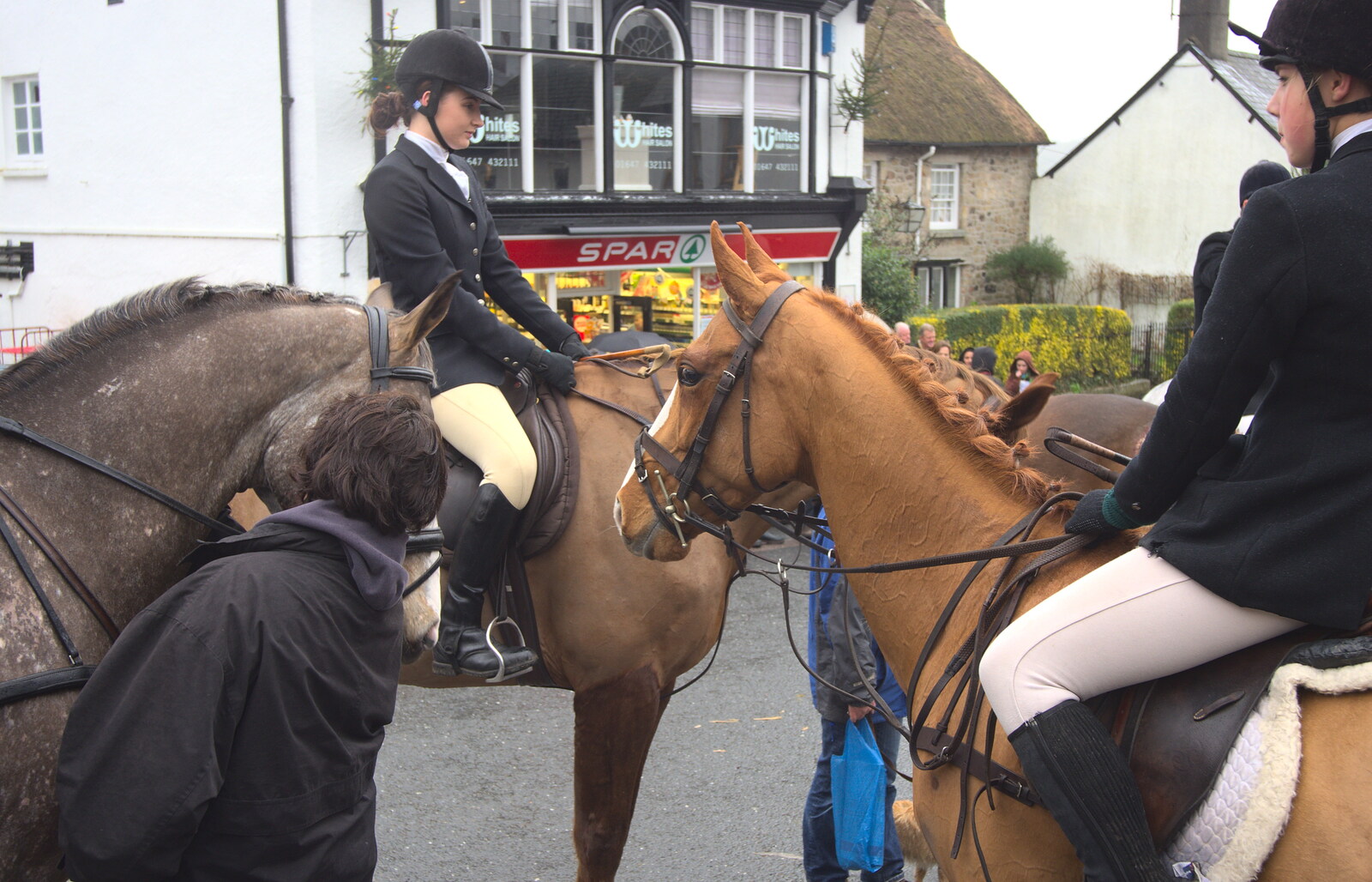 Riders of the Mid Devon hunt join in from The Boxing Day Hunt, Chagford, Devon - 26th December 2012
