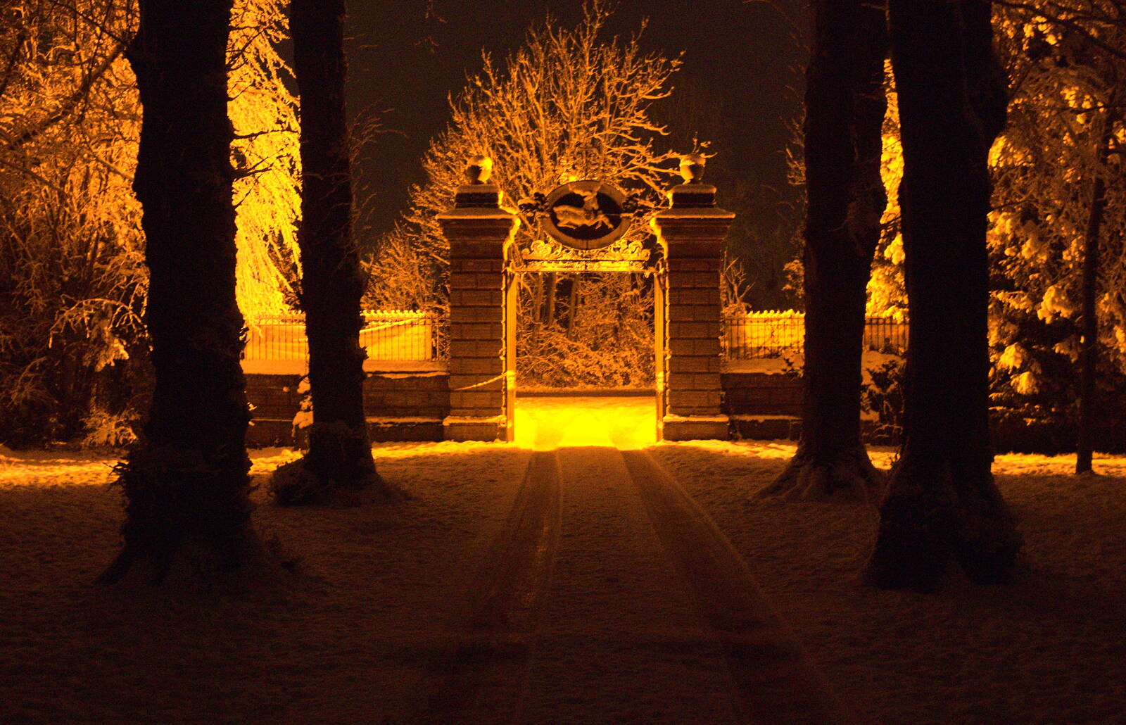 The Oaksmere's front gate from A Couple of Snow Days, Brome, Suffolk - 16th January 2013