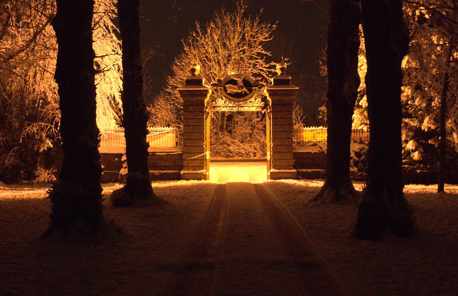 The Oaksmere's front gate, from A Couple of Snow Days, Brome, Suffolk - 16th January 2013