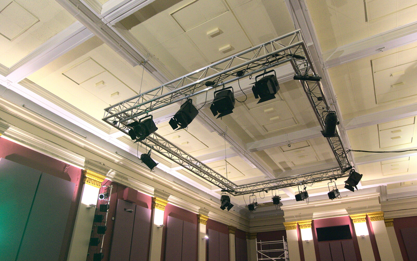 A lighting gantry on the ceiling from The BBs at The Cornhall, Diss, Norfolk - 31st January 2013