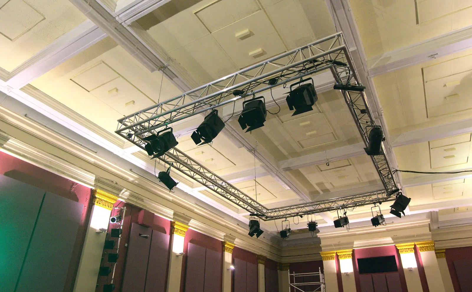 A lighting gantry on the ceiling, from The BBs at The Cornhall, Diss, Norfolk - 31st January 2013