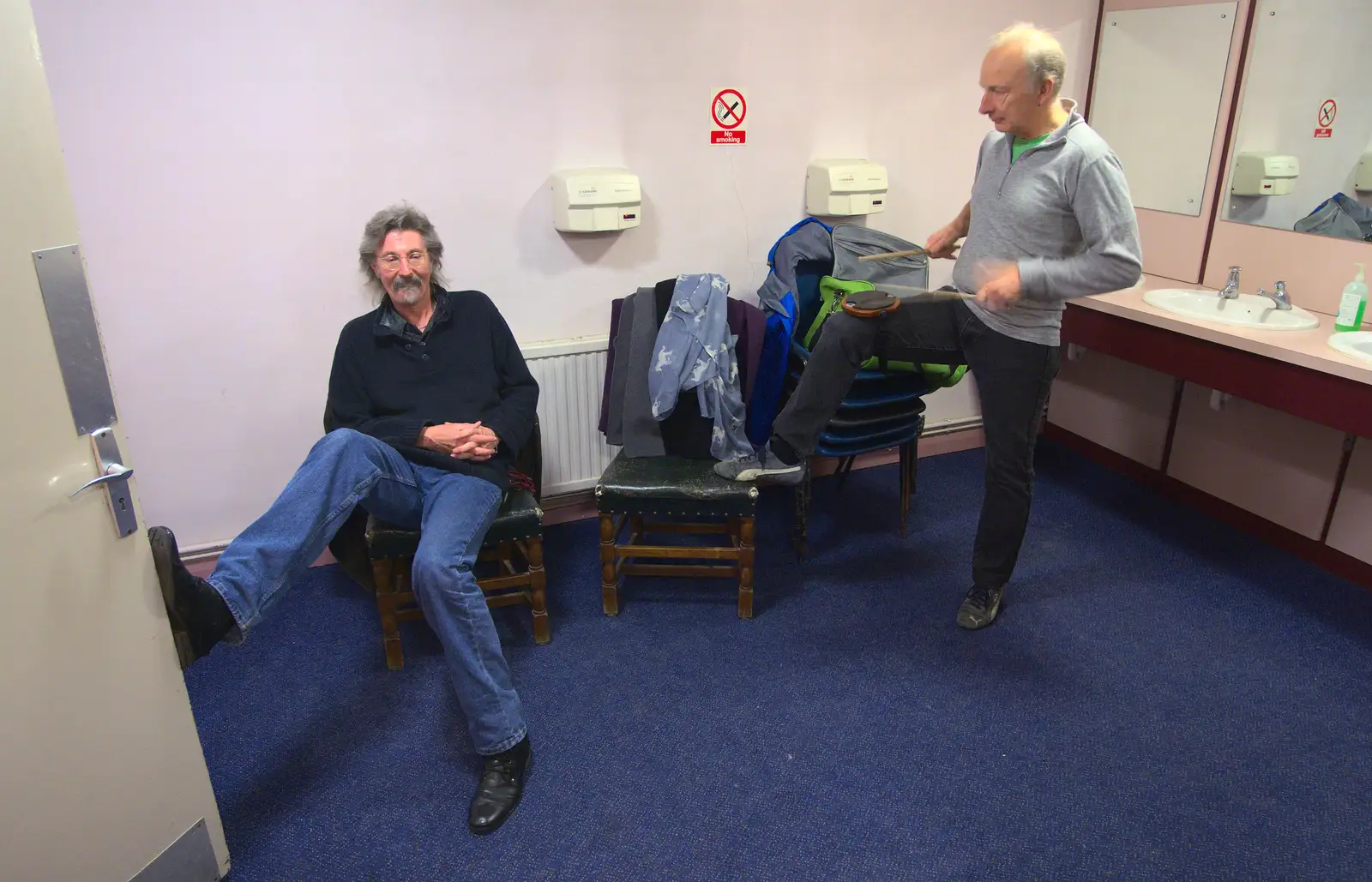 Henry warms up on practice pads, from The BBs at The Cornhall, Diss, Norfolk - 31st January 2013