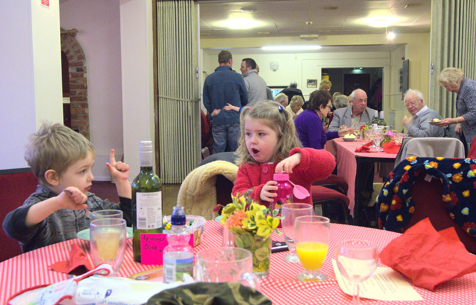 Fred and Amelia have an animated conversation from Sunday Lunch at the Village Hall, Brome, Suffolk - 3rd February 2013
