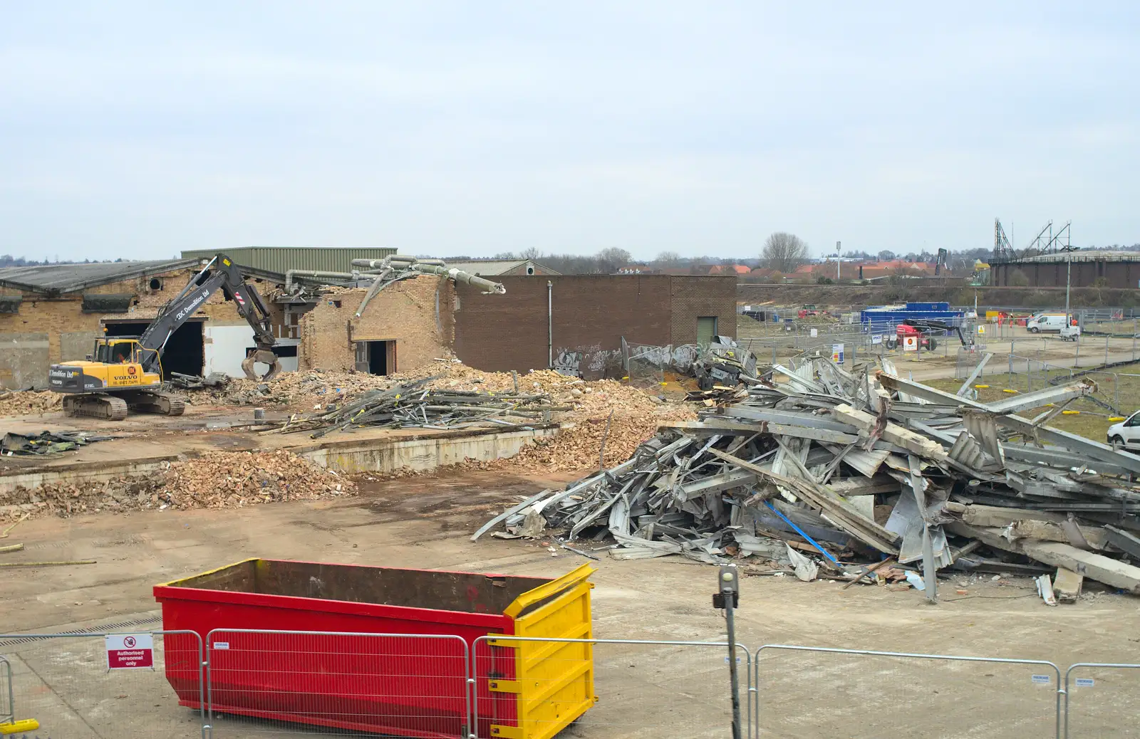 Another large pile of tangled metal, from The Demolition of the Bacon Factory, Ipswich, Suffolk - 20th February 2013