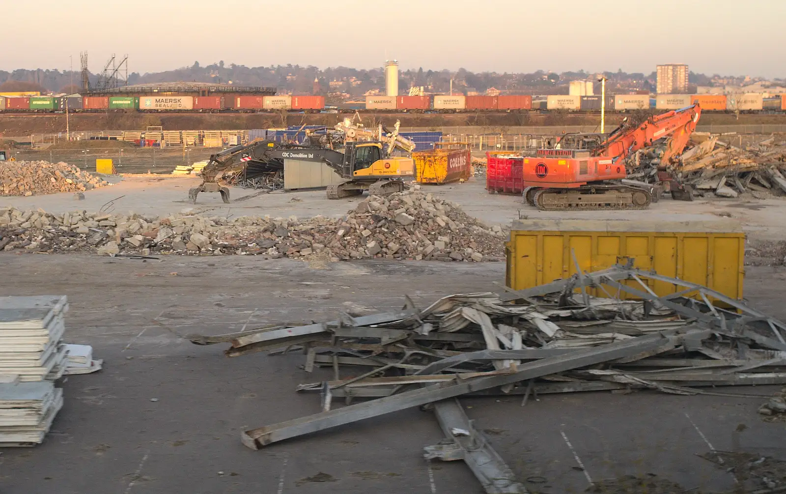 More crushed concrete and scrap metal, from Demolition of the Bacon Factory, and Railway Dereliction, Ipswich and London - 5th March 2013