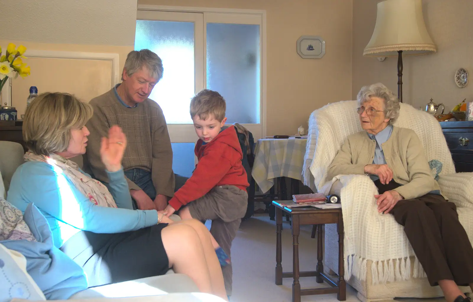 Fred speaks to Neil and Judith, from Barton on Sea Beach, and a Trip to Christchurch, Hampshire and Dorset - 19th March 2013