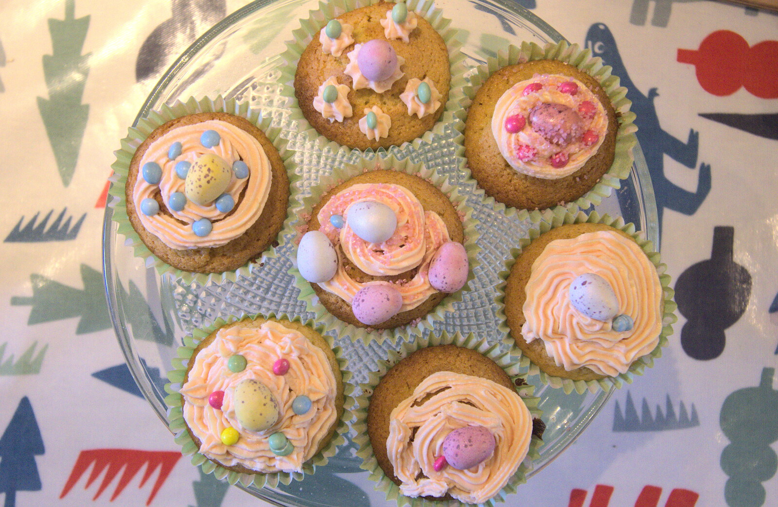 A nice collection of cup cakes from An Easter Visit from Da Gorls, Brome, Suffolk - 2nd April 2013