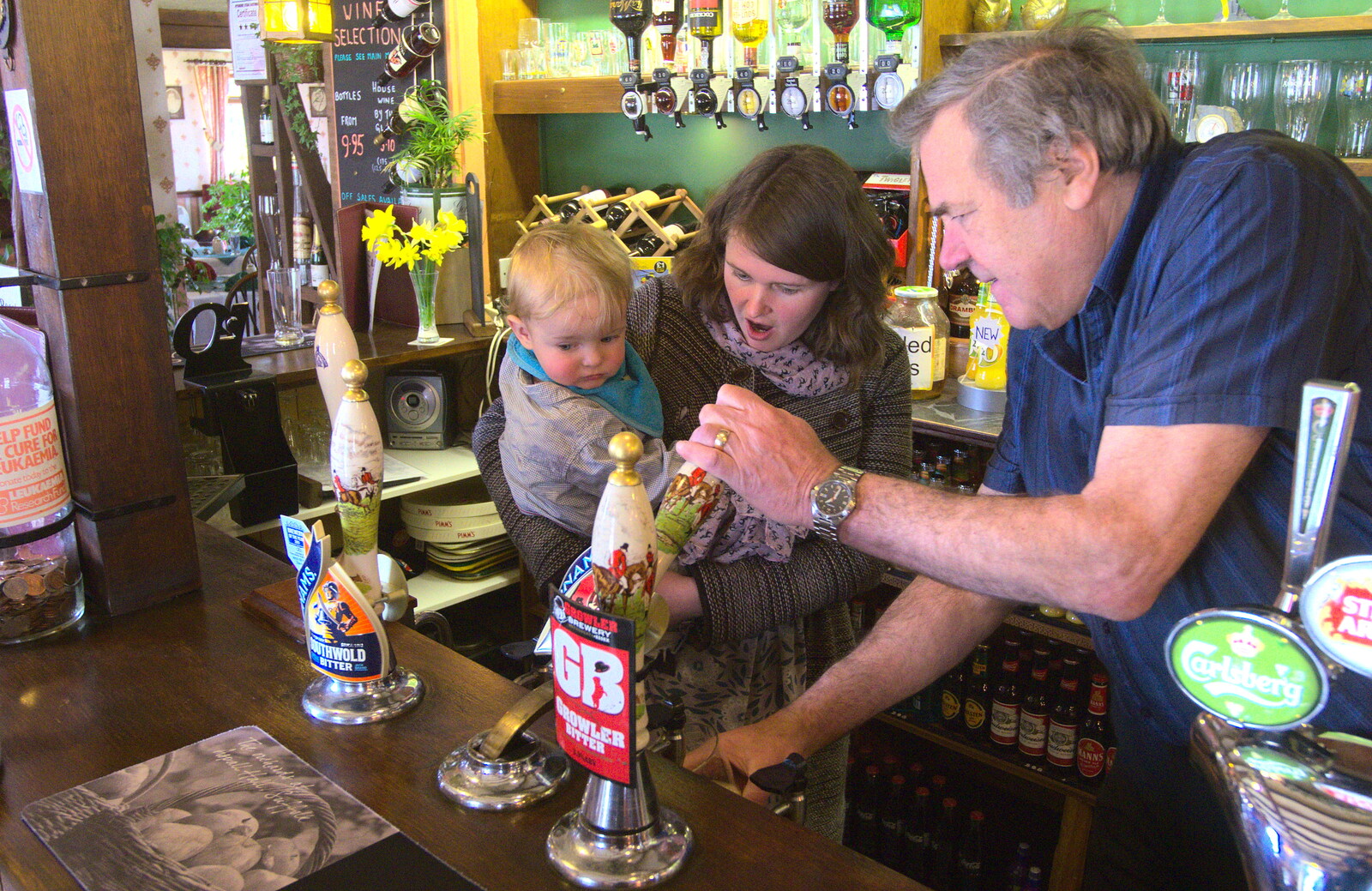 Alan shows how it's done from An Easter Visit from Da Gorls, Brome, Suffolk - 2nd April 2013
