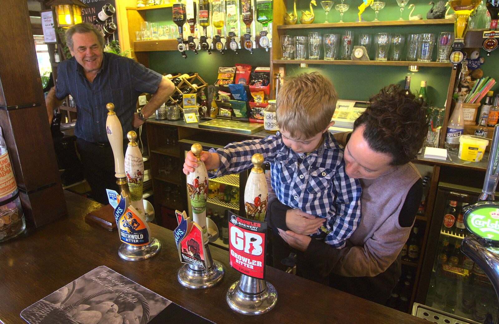 Alan watches as Fred pulls a pint from An Easter Visit from Da Gorls, Brome, Suffolk - 2nd April 2013