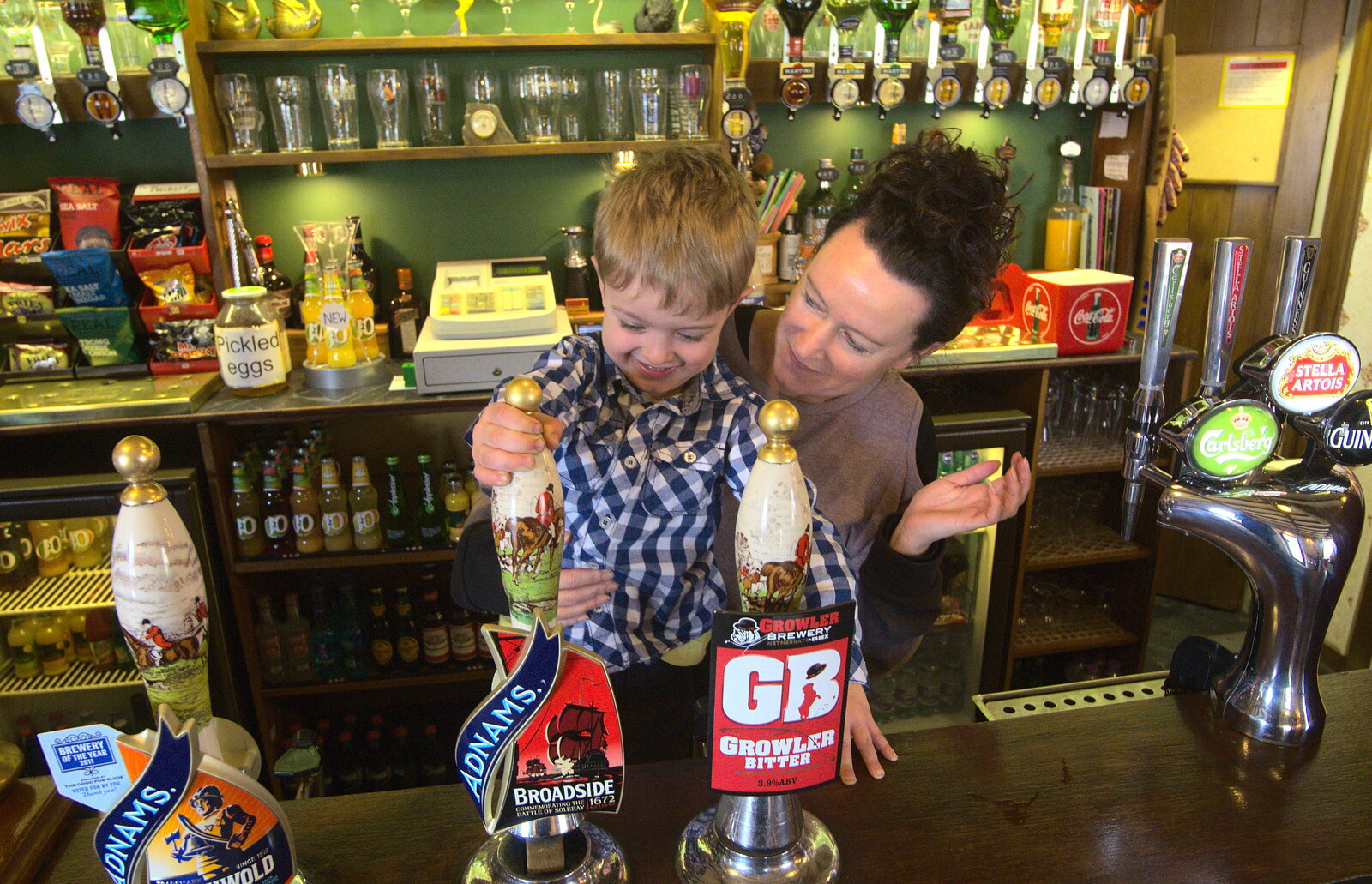 Evelyn helps Fred pull a pint from An Easter Visit from Da Gorls, Brome, Suffolk - 2nd April 2013