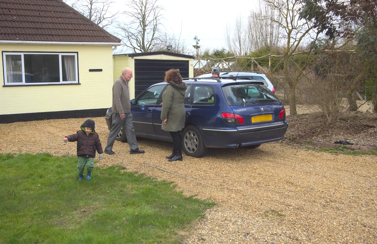 Fred runs around outside the G-Unit's, from A Walk at Grandad's, Bramford Dereliction and BSCC at Yaxley, Eye, Suffolk - 2nd April 2013