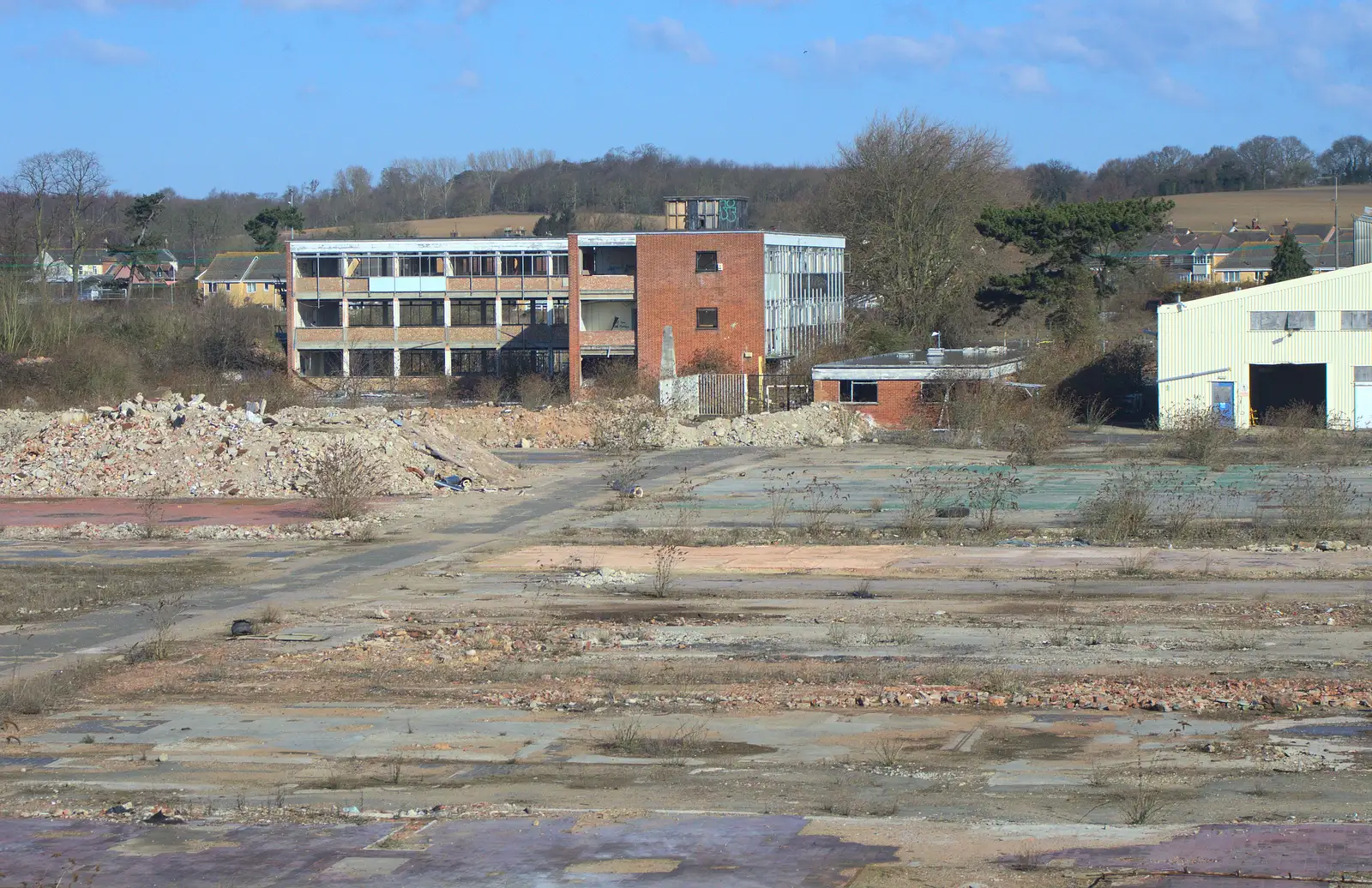 More derelict offices, from A Walk at Grandad's, Bramford Dereliction and BSCC at Yaxley, Eye, Suffolk - 2nd April 2013