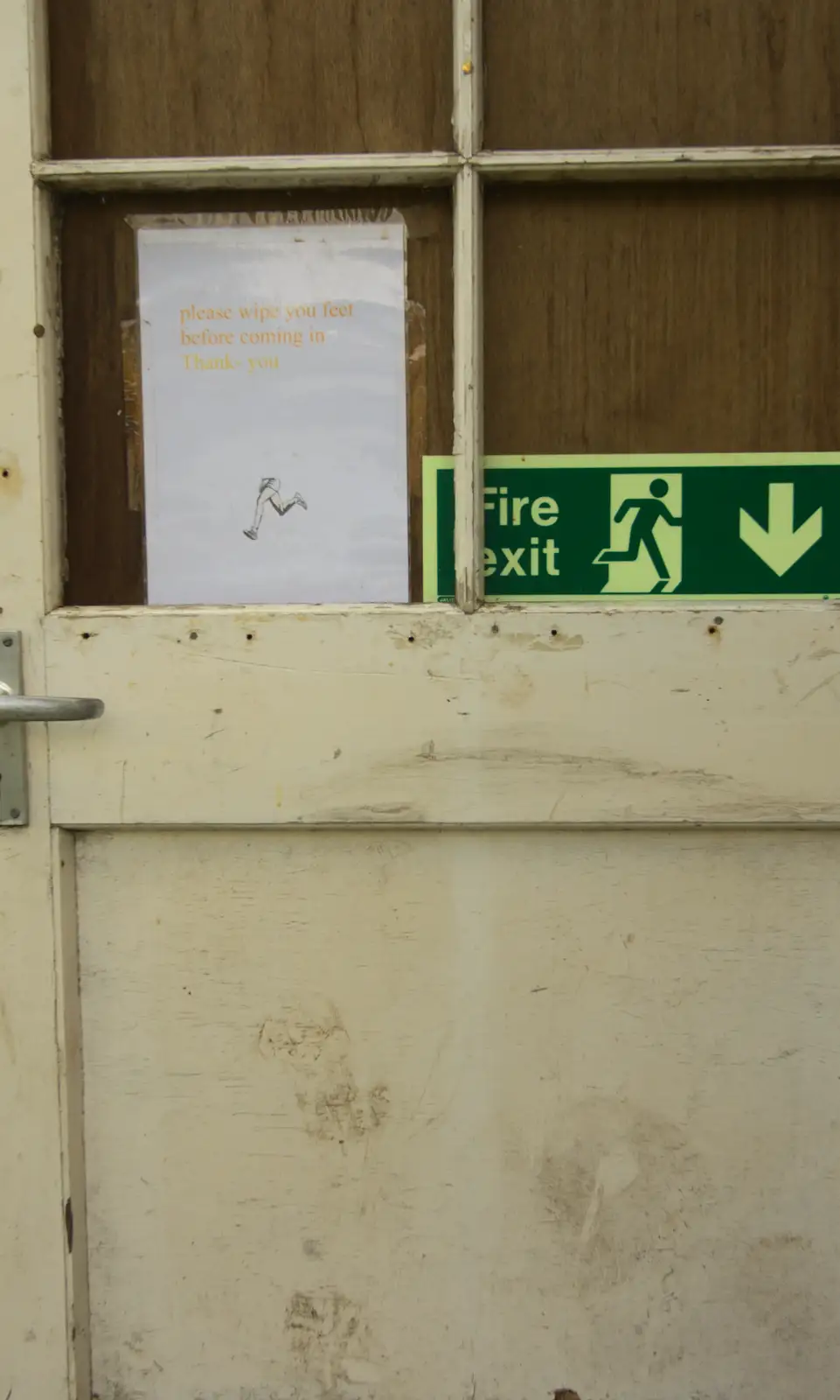 'Please wipe you feet' sign on the door, from Demolishing The 1st Eye Scout Hut, Wellington Road, Eye, Suffolk - 11th May 2013