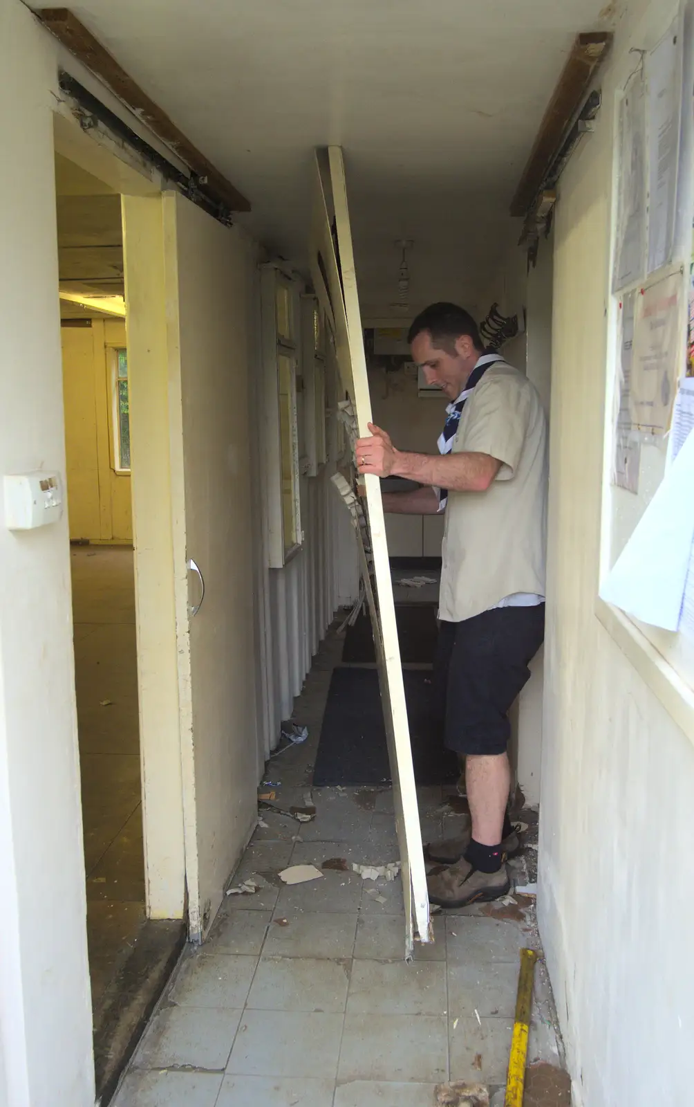 The internal door finally comes off, from Demolishing The 1st Eye Scout Hut, Wellington Road, Eye, Suffolk - 11th May 2013