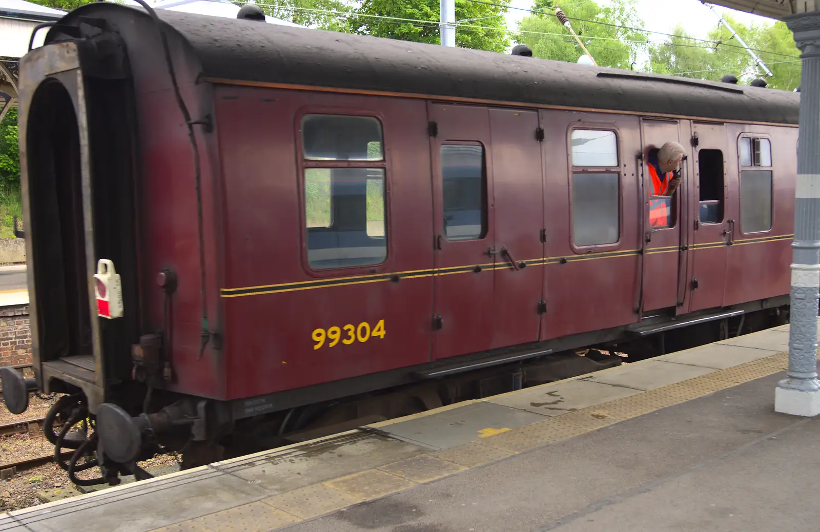 A Mark 1 coach in maroon moves up the platform, from Tangmere at Norwich Station, Norwich, Norfolk - 25th May 2013