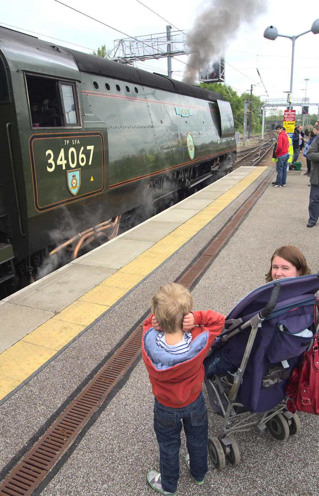 Fred is unimpressed with the noise from Tangmere at Norwich Station, Norwich, Norfolk - 25th May 2013