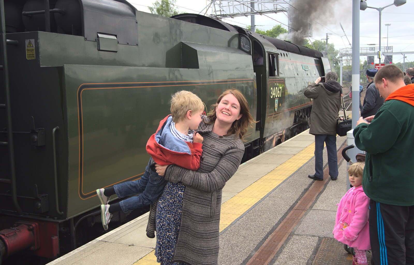 Isobel swings Fred around from Tangmere at Norwich Station, Norwich, Norfolk - 25th May 2013