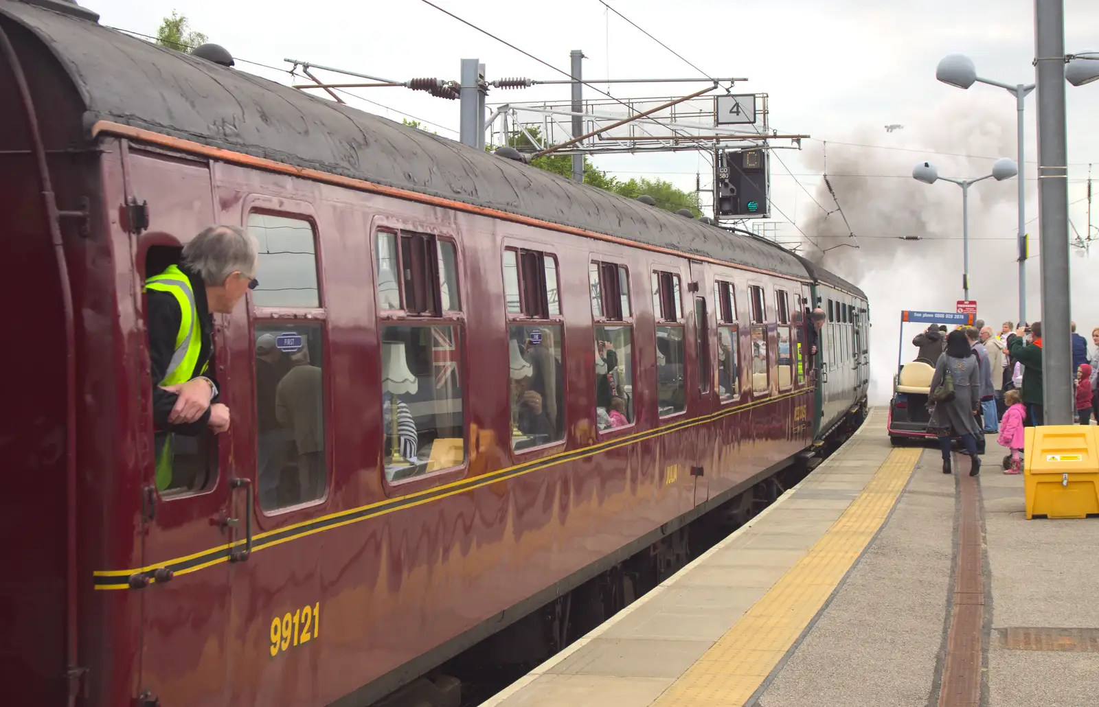 Tangmere and The Fenman are under way, from Tangmere at Norwich Station, Norwich, Norfolk - 25th May 2013