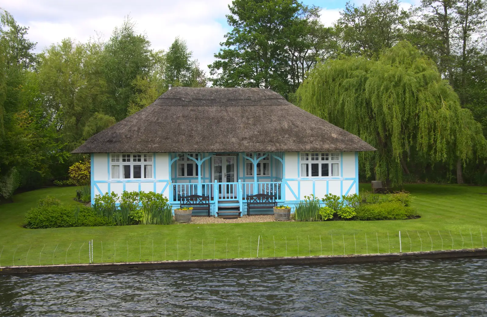 A cute thatched bungalow, from A Trip on the Norfolk Broads, Wroxham, Norfolk - 25th May 2013