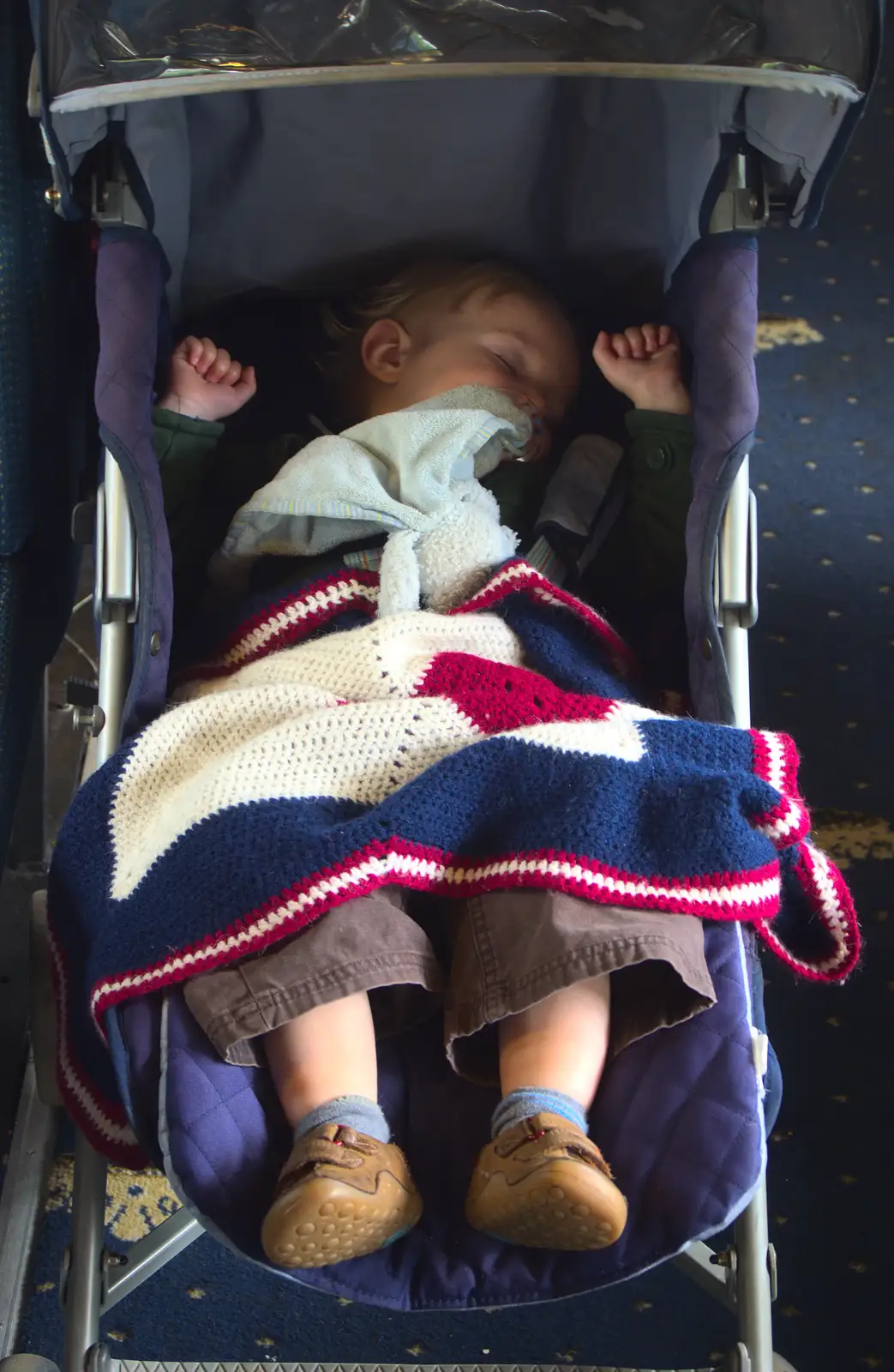 Harry - Baby Gabey - takes a nap, from A Trip on the Norfolk Broads, Wroxham, Norfolk - 25th May 2013