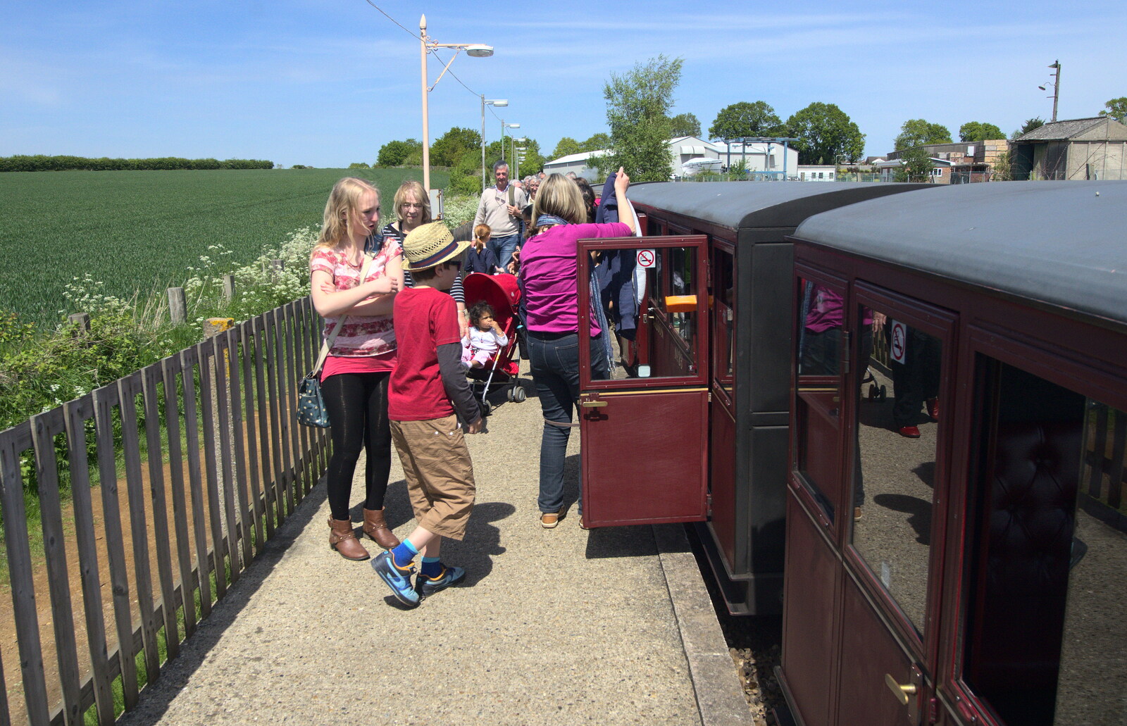 Crowds pile off the train from The Bure Valley Railway, Aylsham, Norfolk - 26th May 2013