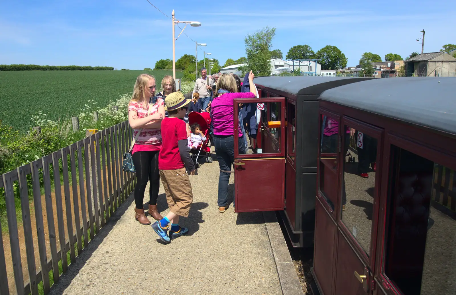 Crowds pile off the train, from The Bure Valley Railway, Aylsham, Norfolk - 26th May 2013