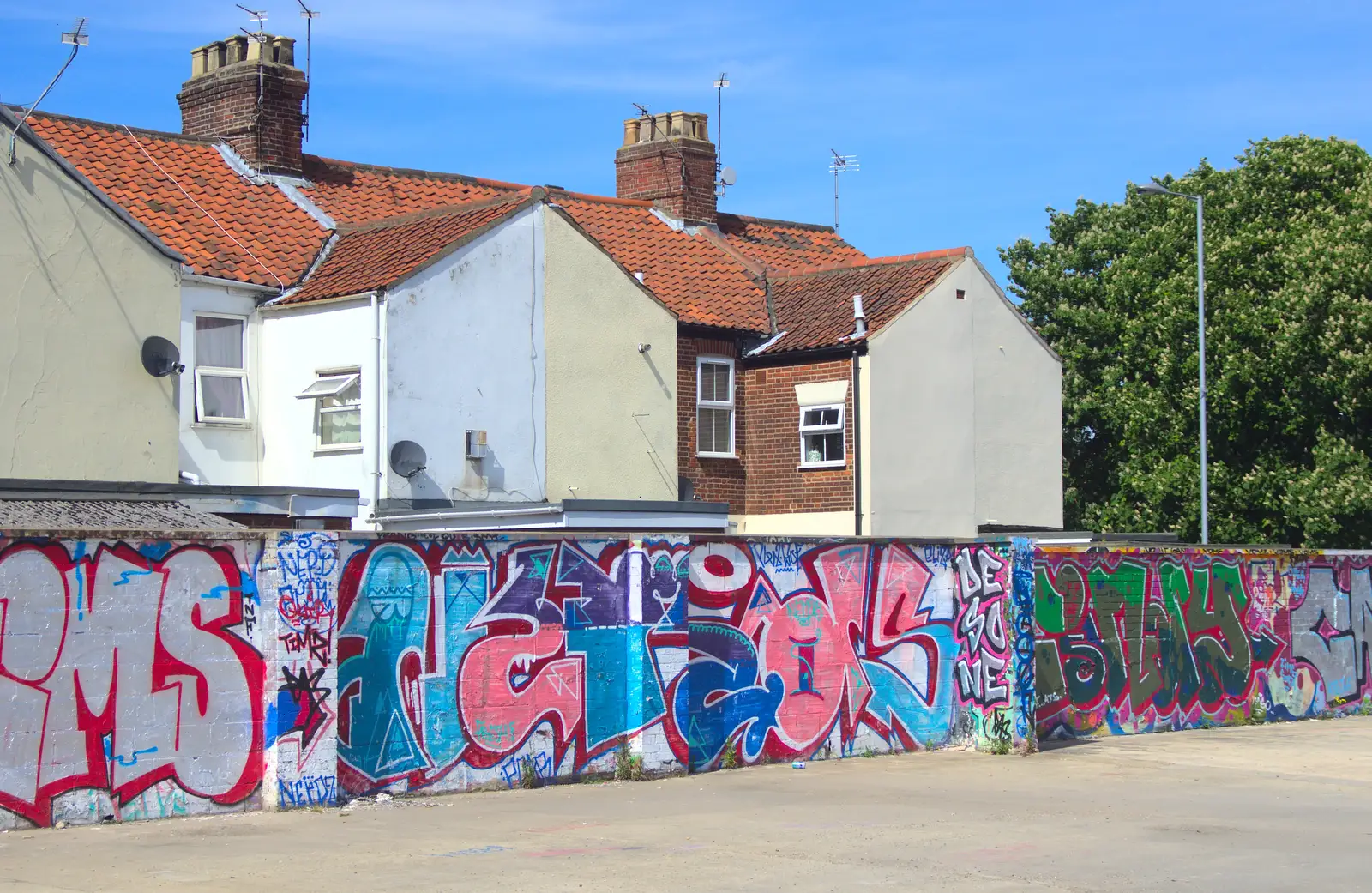 Pink graffiti, from The Dereliction of HMSO, Botolph Street, Norwich - 26th May 2013