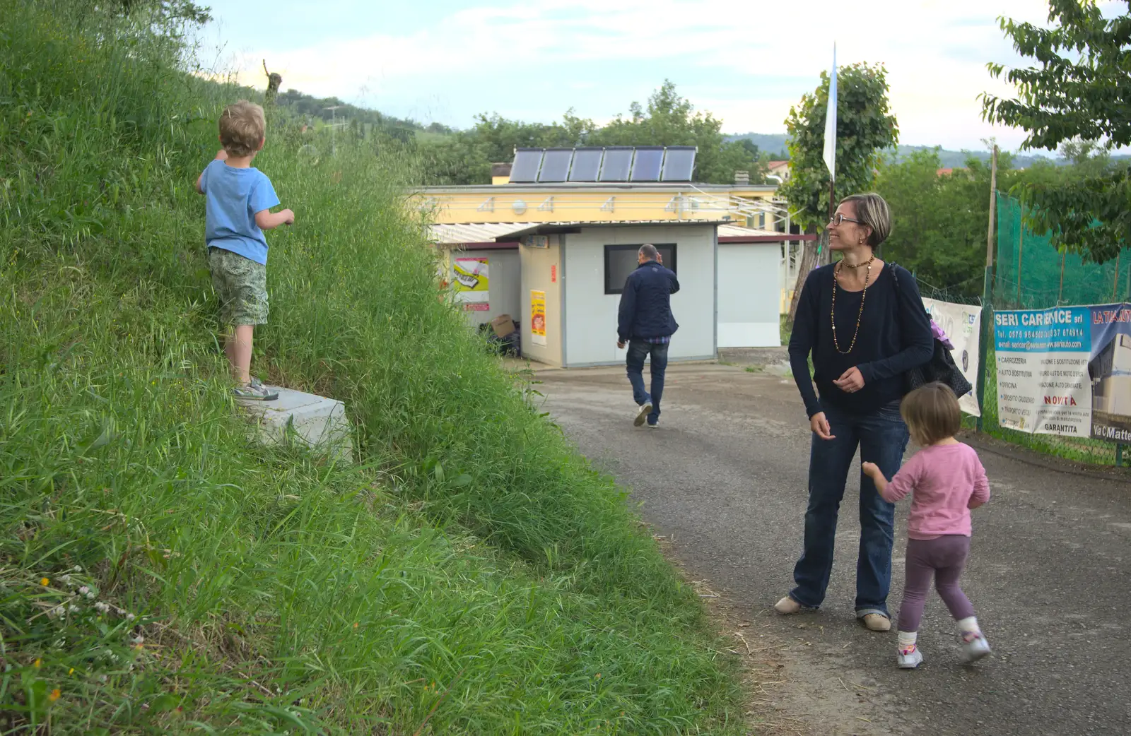 Fred up a hill, from Marconi, Arezzo and the Sagra del Maccherone Festival, Battifolle, Tuscany - 9th June 2013